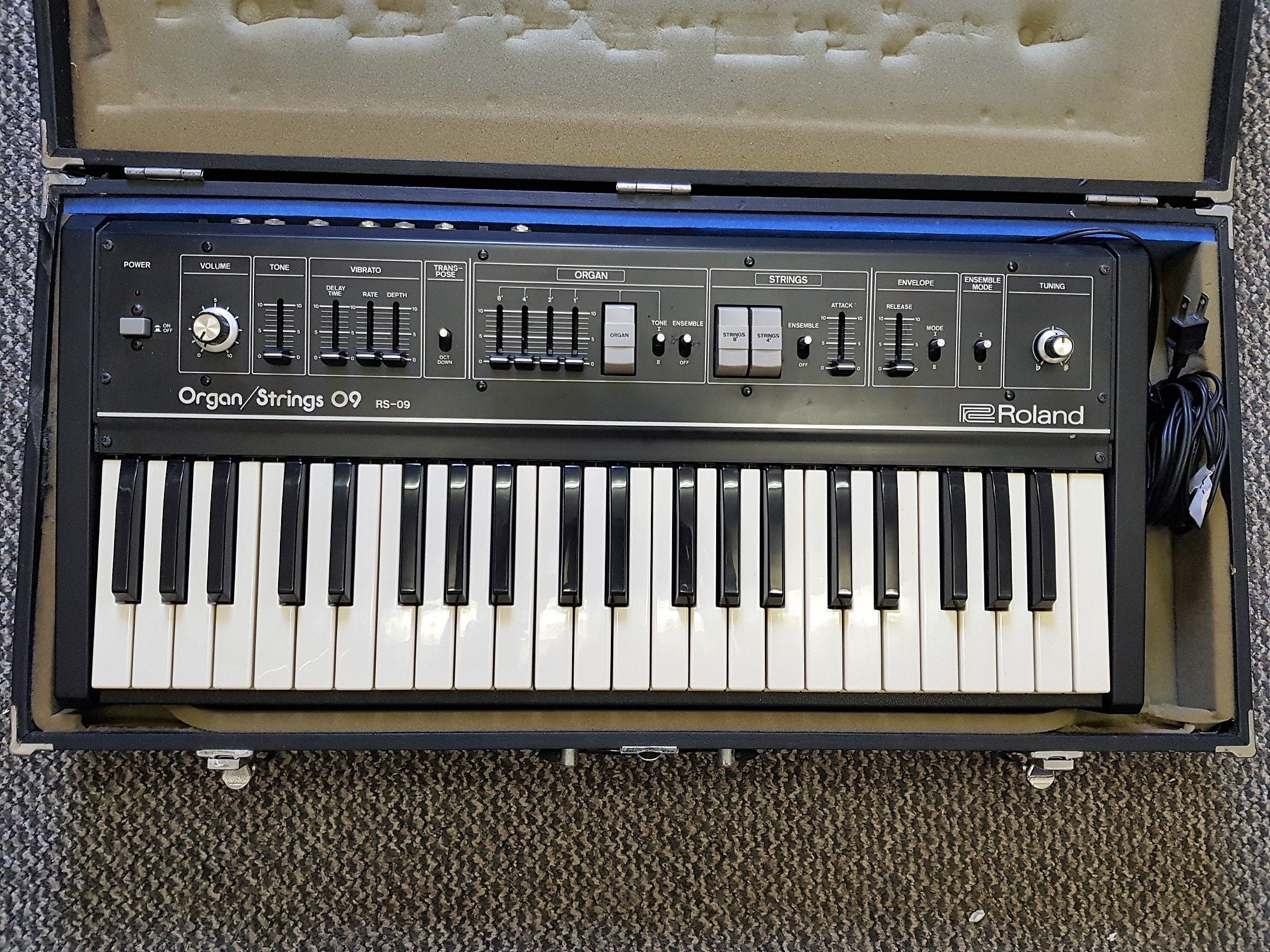 Roland RS-09 FOR SALE