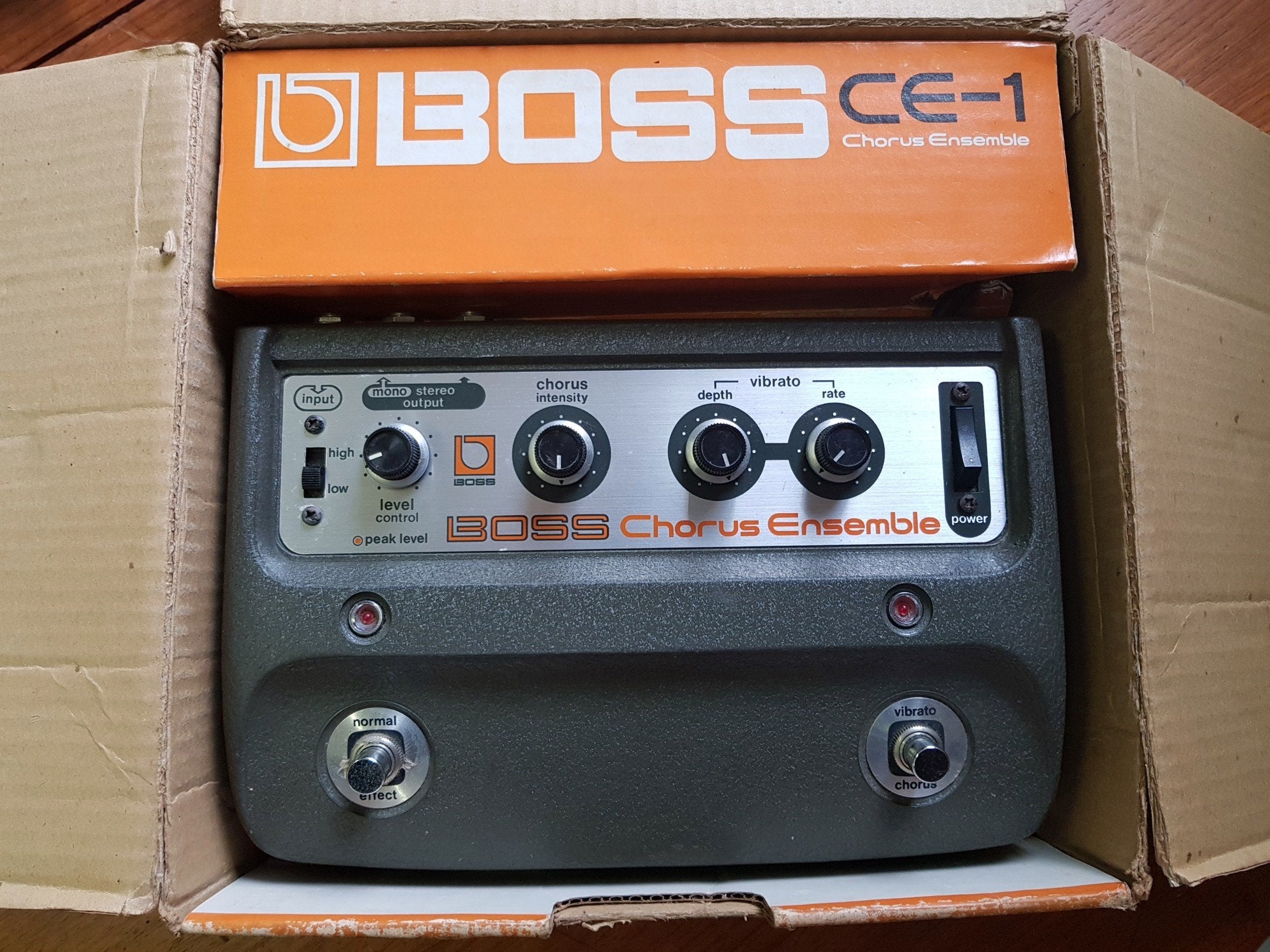 Boss CE-1 Chorus Ensemble *Mint* + Box FOR SALE – Soundgas