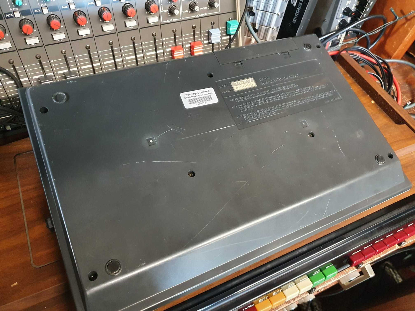 Roland TR-707 Circuitbent + Expanded (727 808 909, 4 Soundgas Banks)