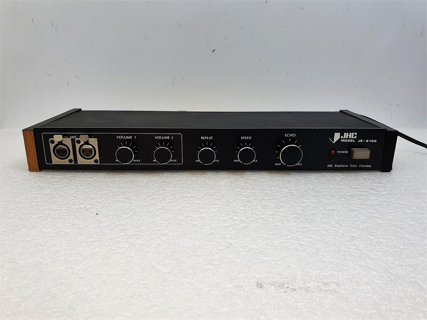 JHC Analog Delay JE-6100 (MN3005)