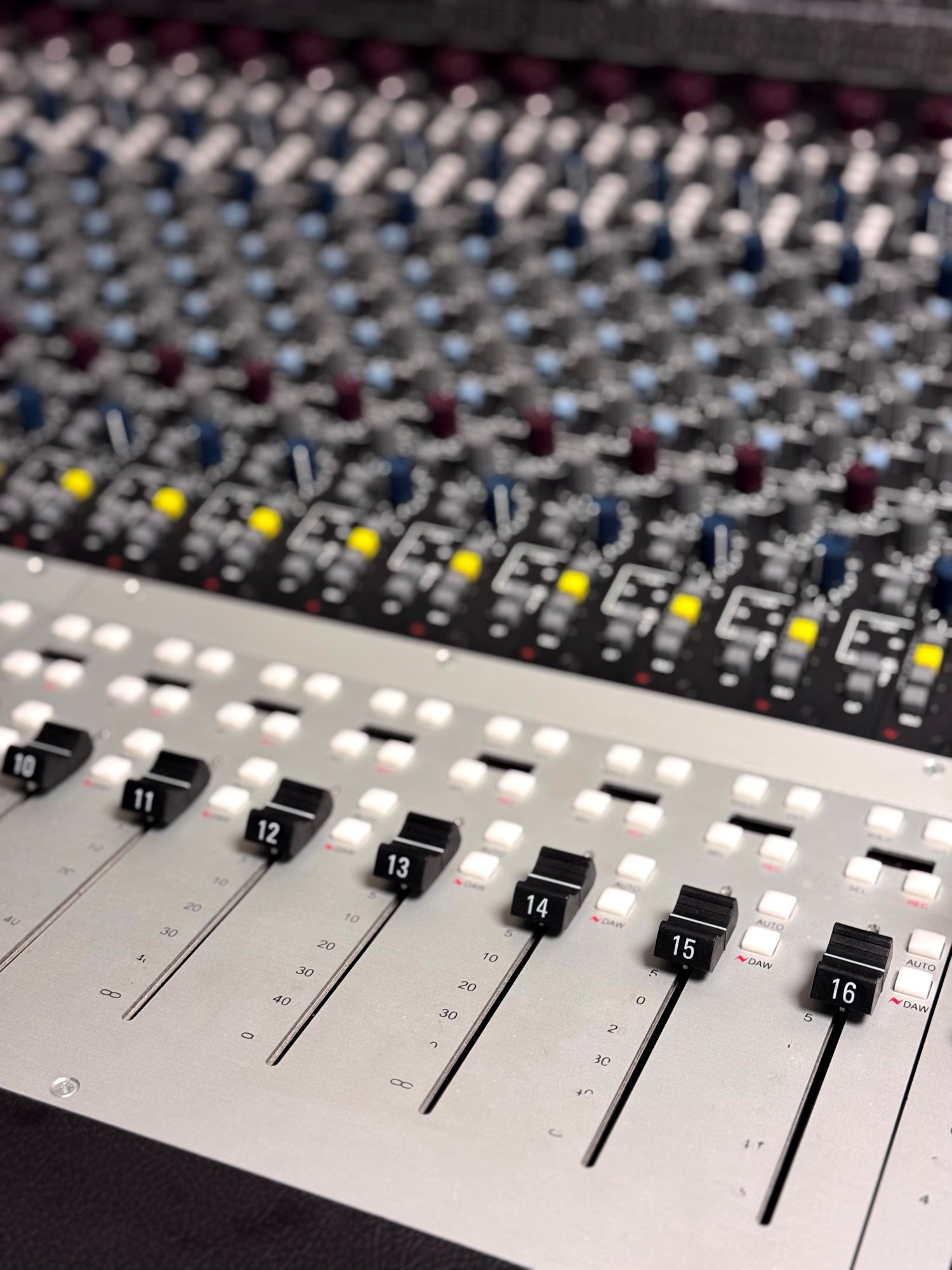 AMS Neve Genesys_8