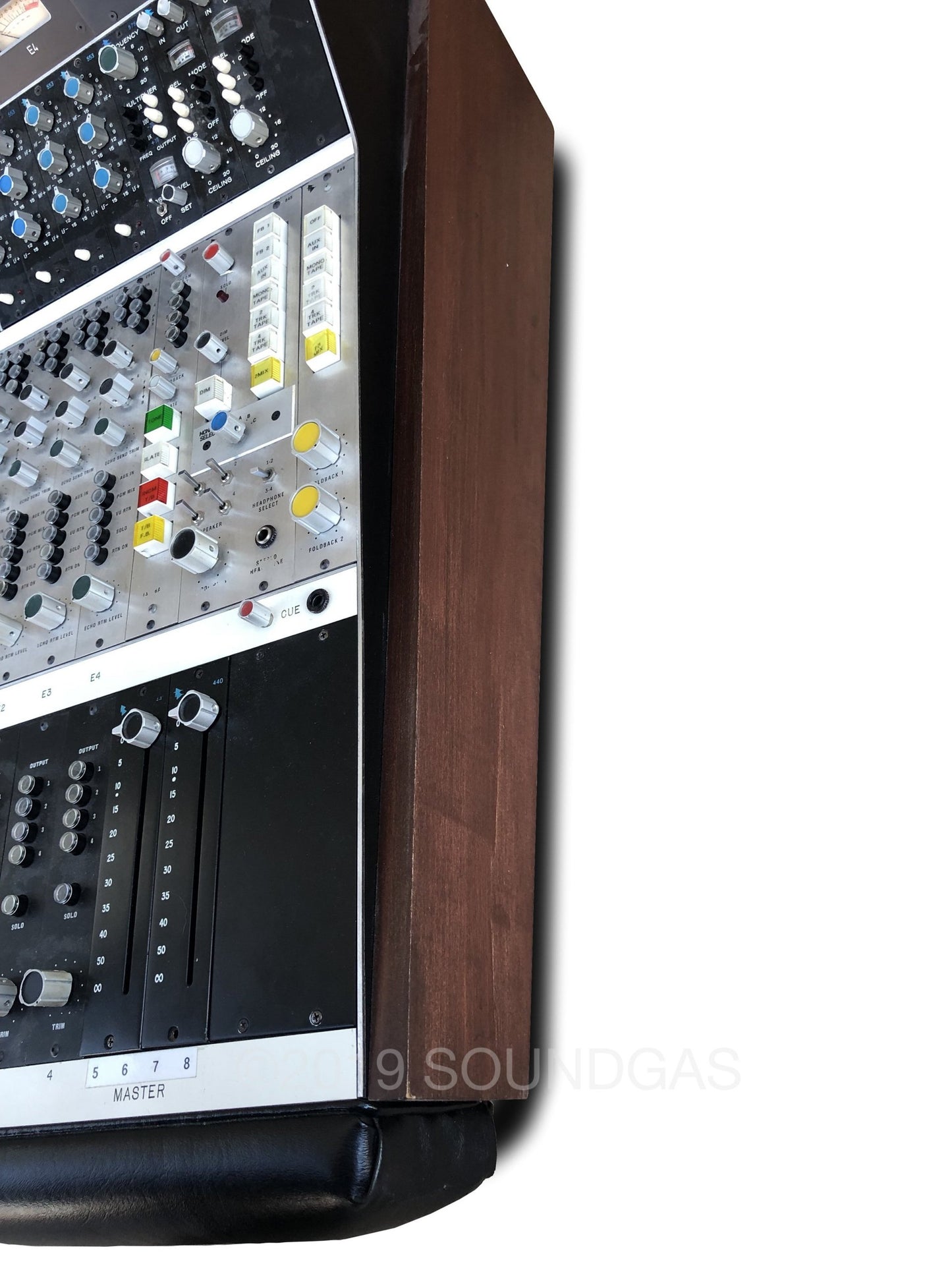 API 1604 Mixing Desk