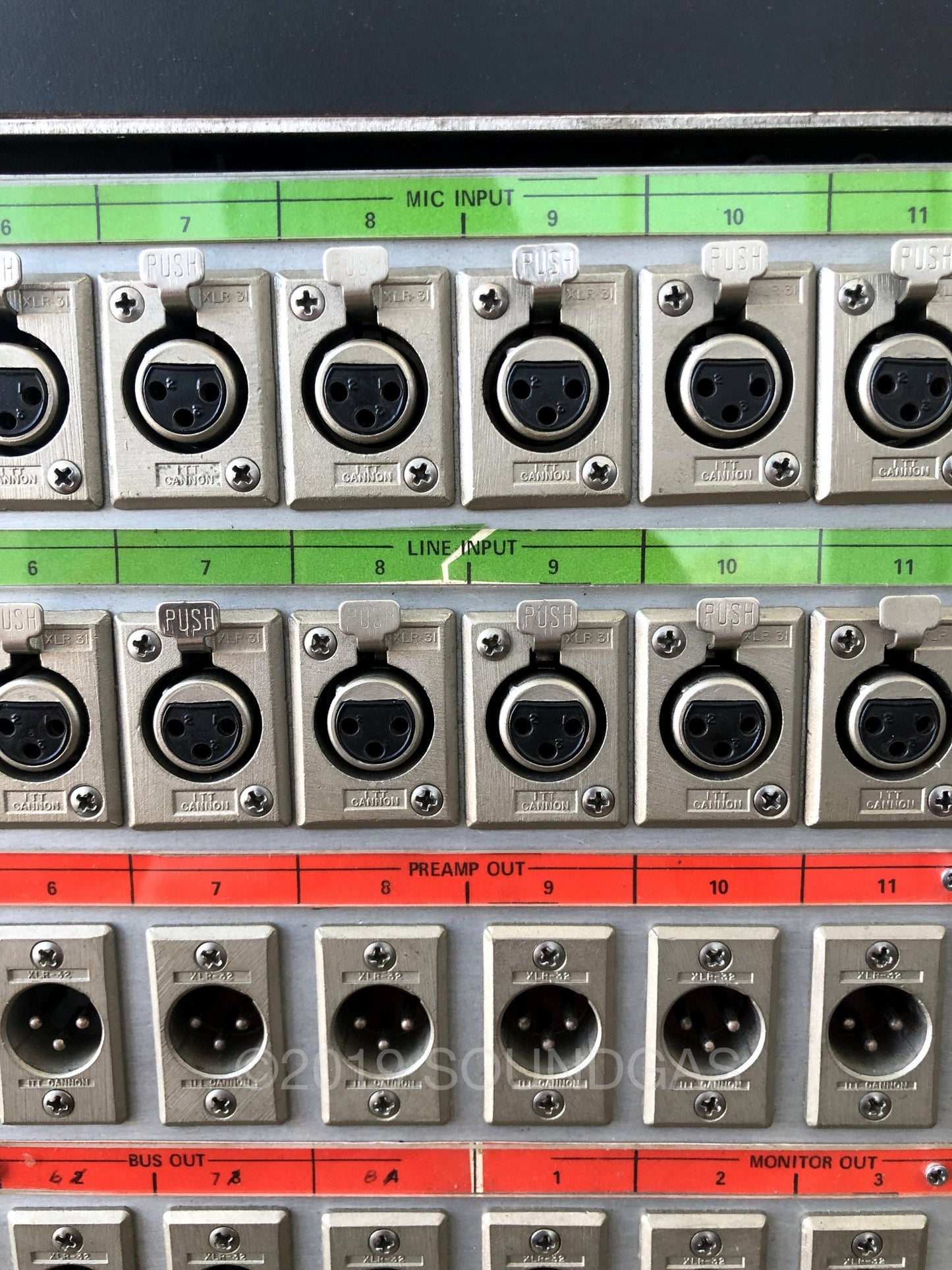 API 1604 Mixing Desk