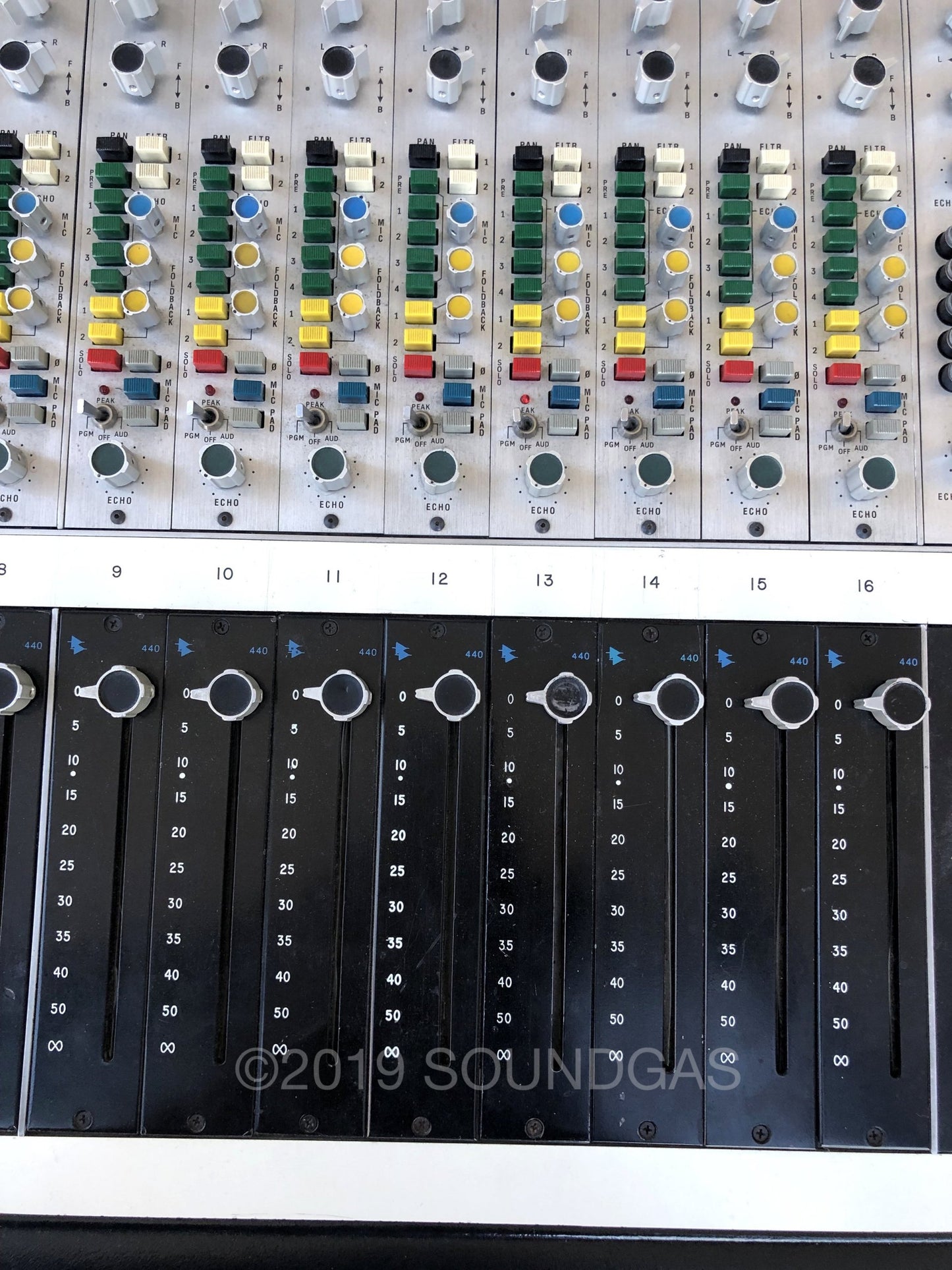 API 1604 Mixing Desk