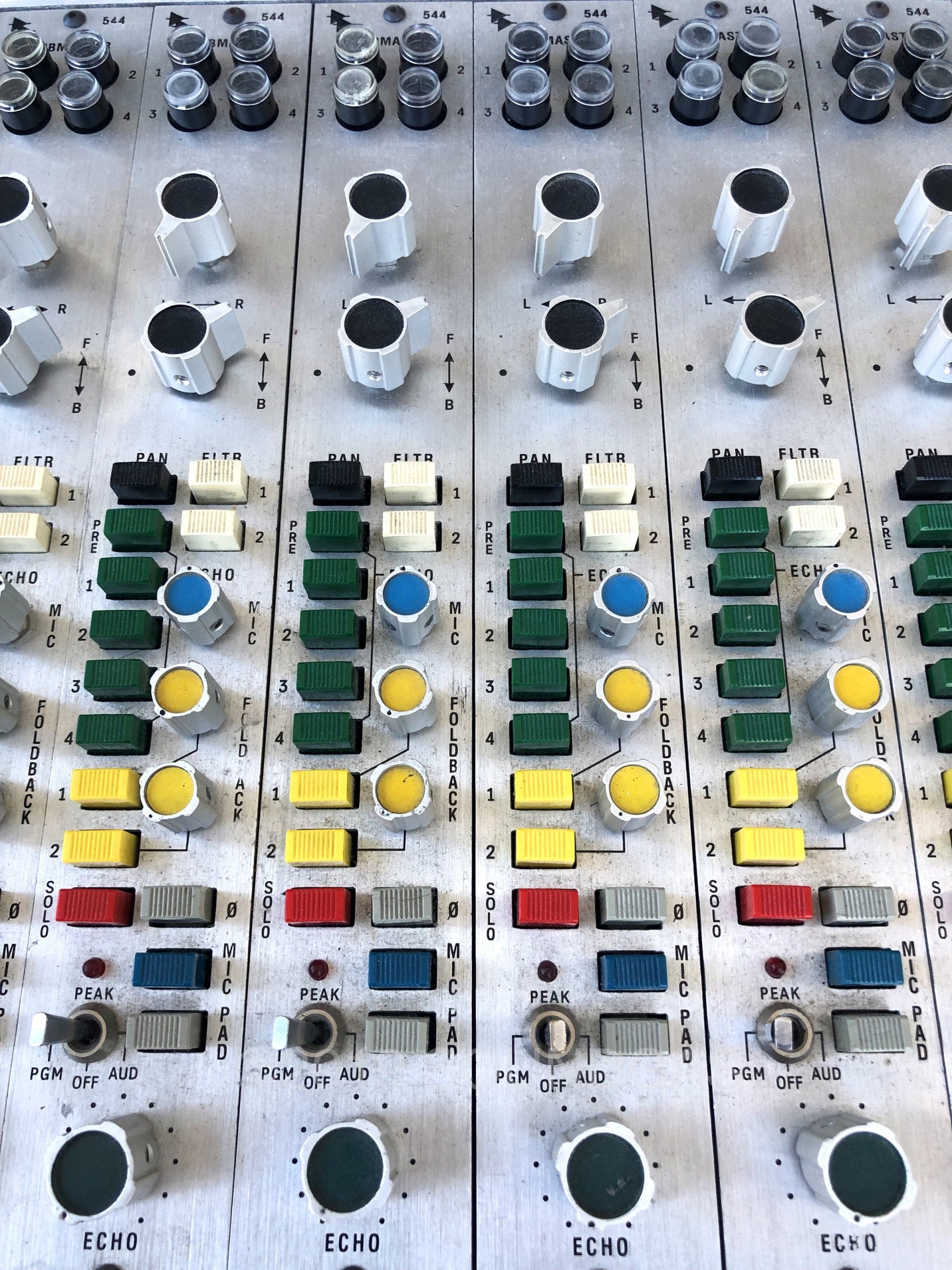 API 1604 Vintage Console FOR SALE – Soundgas