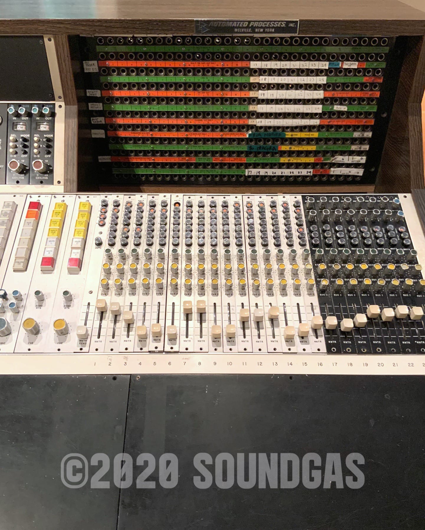 API 2488 Vintage Console (Early 70s) FOR SALE – Soundgas