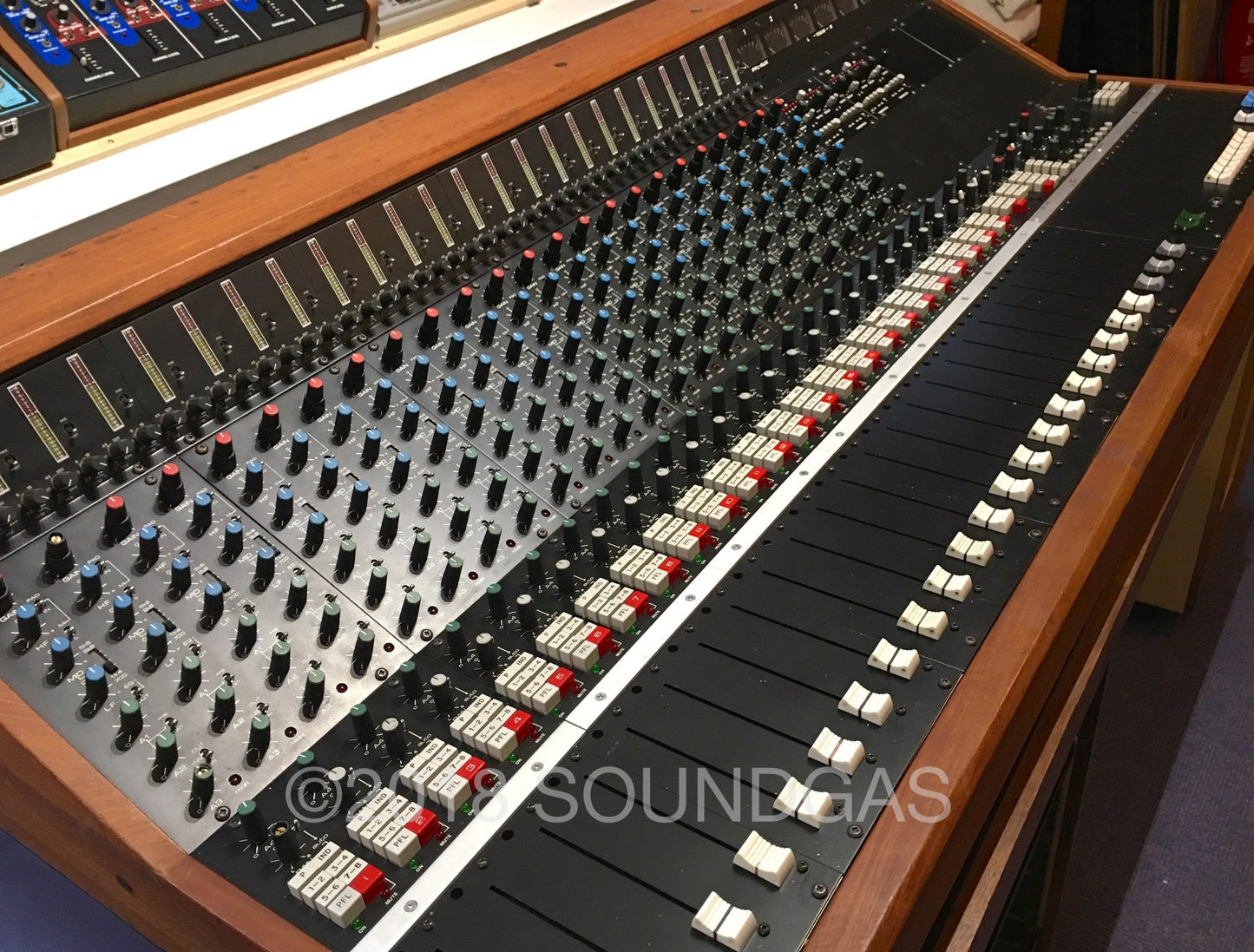 Chilton QM3 - 24-8-2 Mixing console - ex-BBC