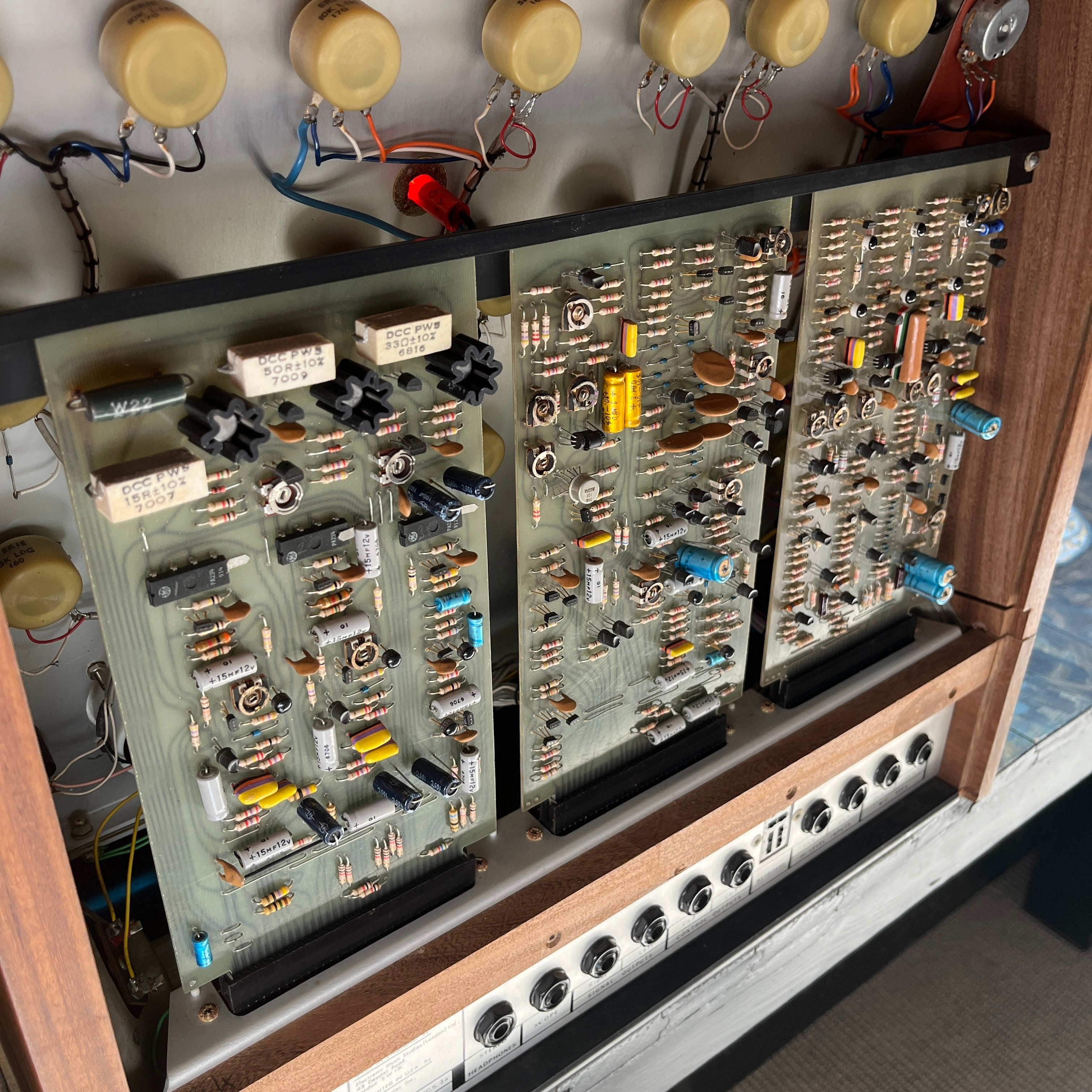 EMS VCS 3 Putney and Cricklewood 194 26