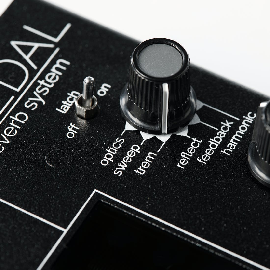 Gamechanger Audio Light Pedal - Optical Reverb