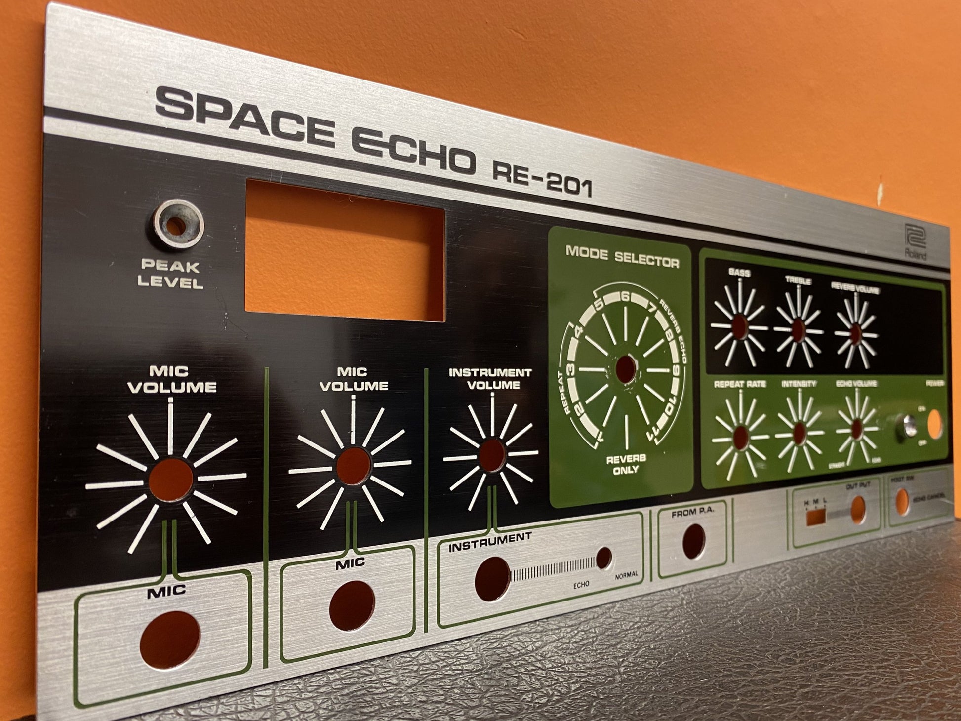 Roland RE-201 SPACE ECHO Front panel 2