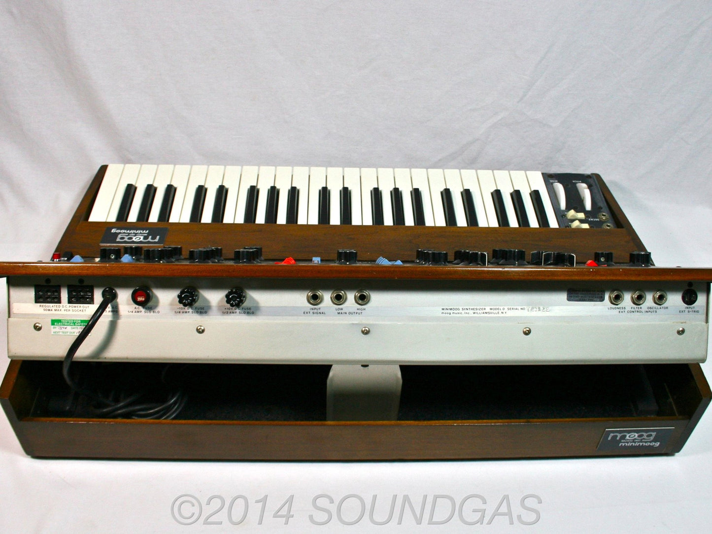 MOOG MUSIC MINIMOOG MODEL D (1973)