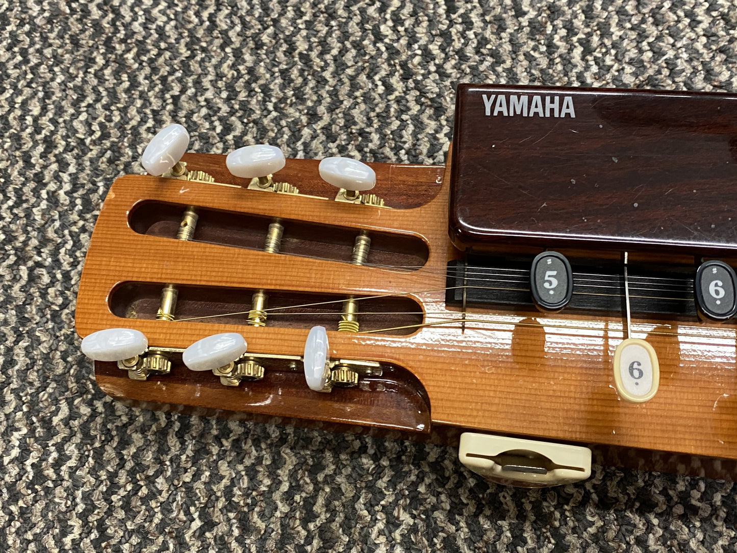 Toy Store: Yamaha TH-10E Electric Taishogoto