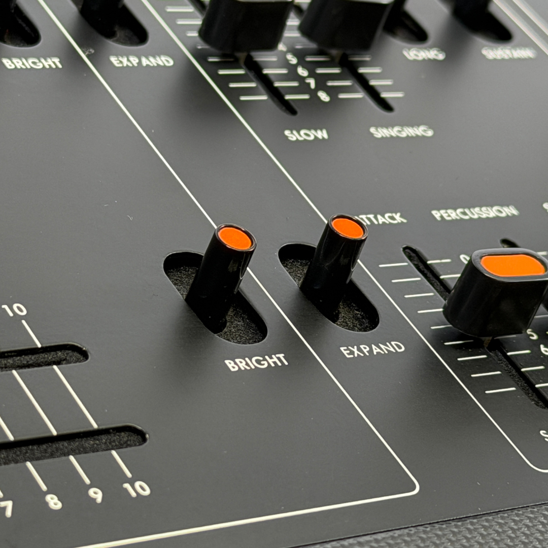 Korg 800DV - SN 5808