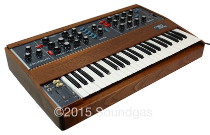 MOOG MUSIC MINIMOOG MODEL D (1972)