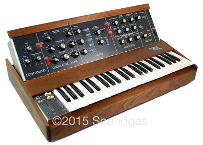 MOOG MUSIC MINIMOOG MODEL D (1972)