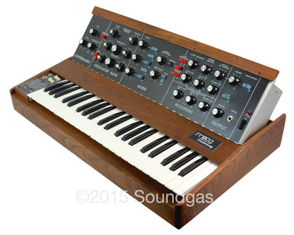 MOOG MUSIC MINIMOOG MODEL D (1972)