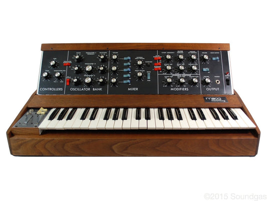 MOOG MUSIC MINIMOOG MODEL D (1972)