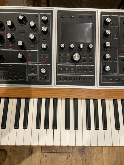 Moog One 8 Voice