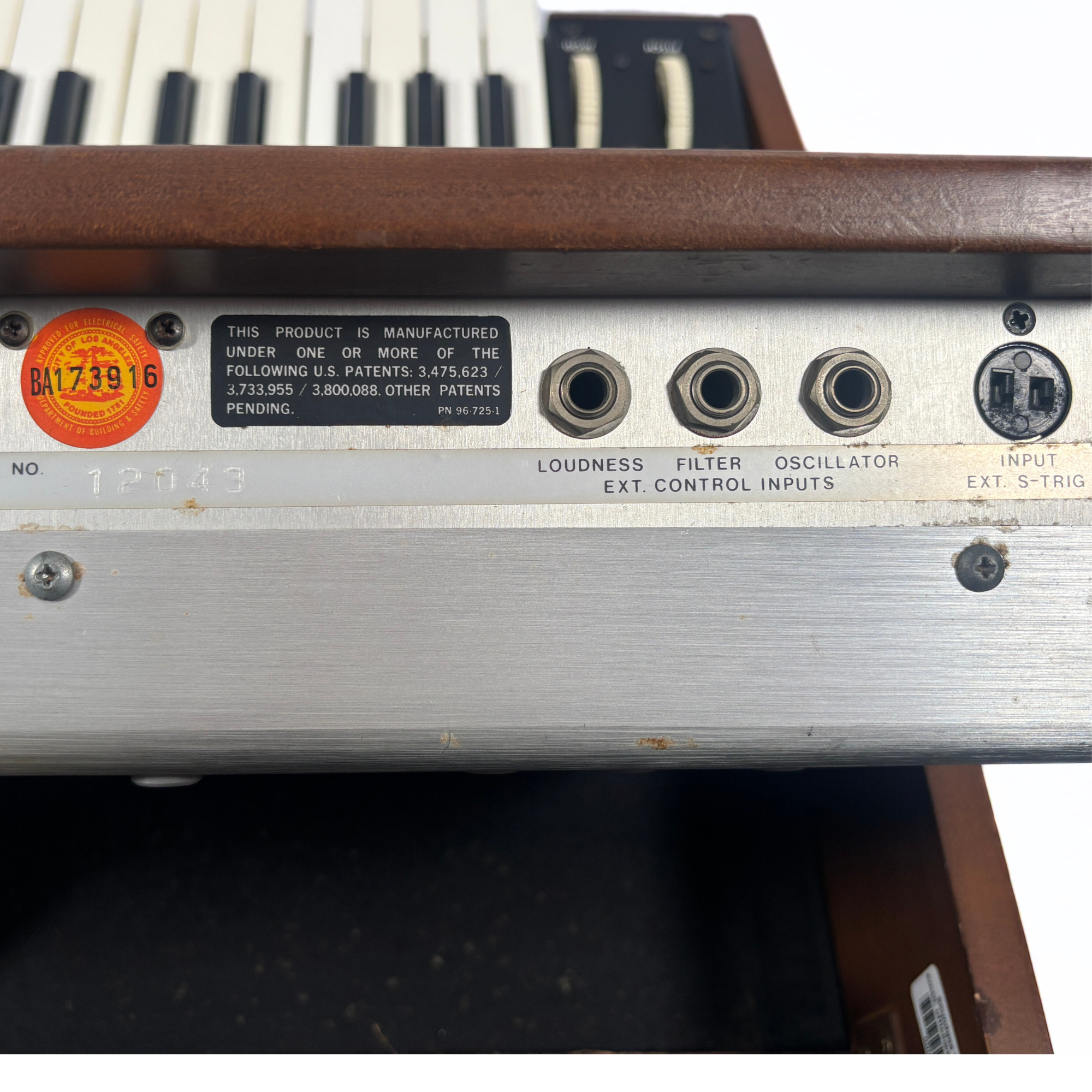 Moog Minimoog Rear Right (12043)