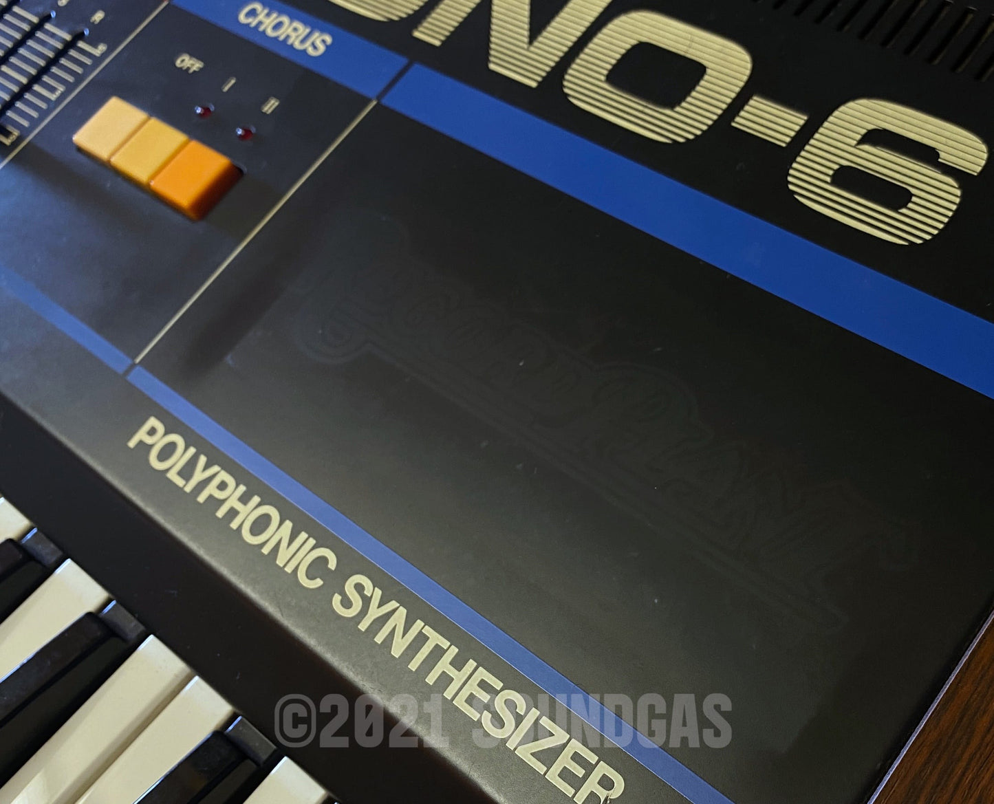 Roland Juno-6