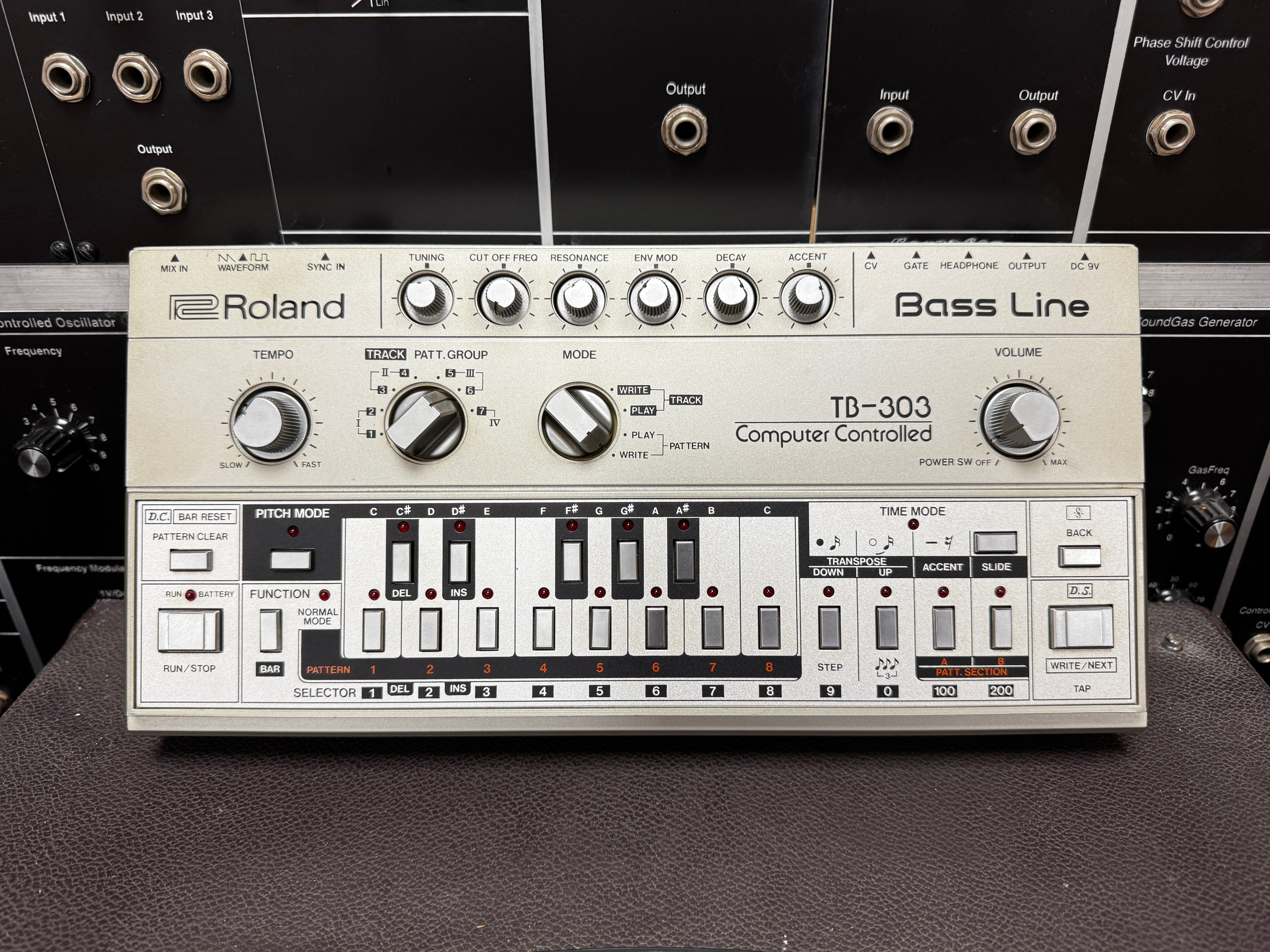 Roland TB-303 Bass Line (Hardfloor signed)