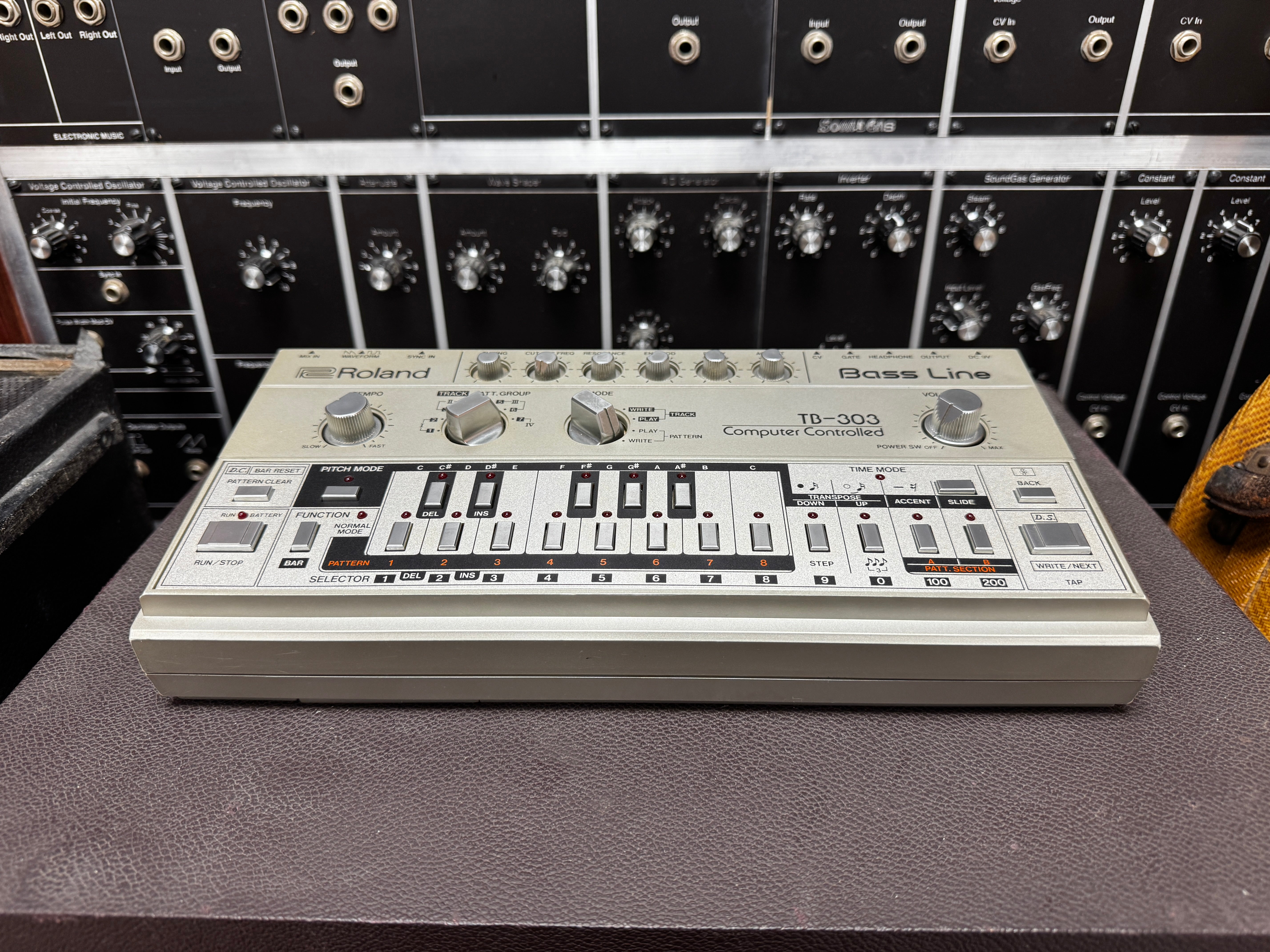 Roland TB-303 Bass Line (Hardfloor signed)