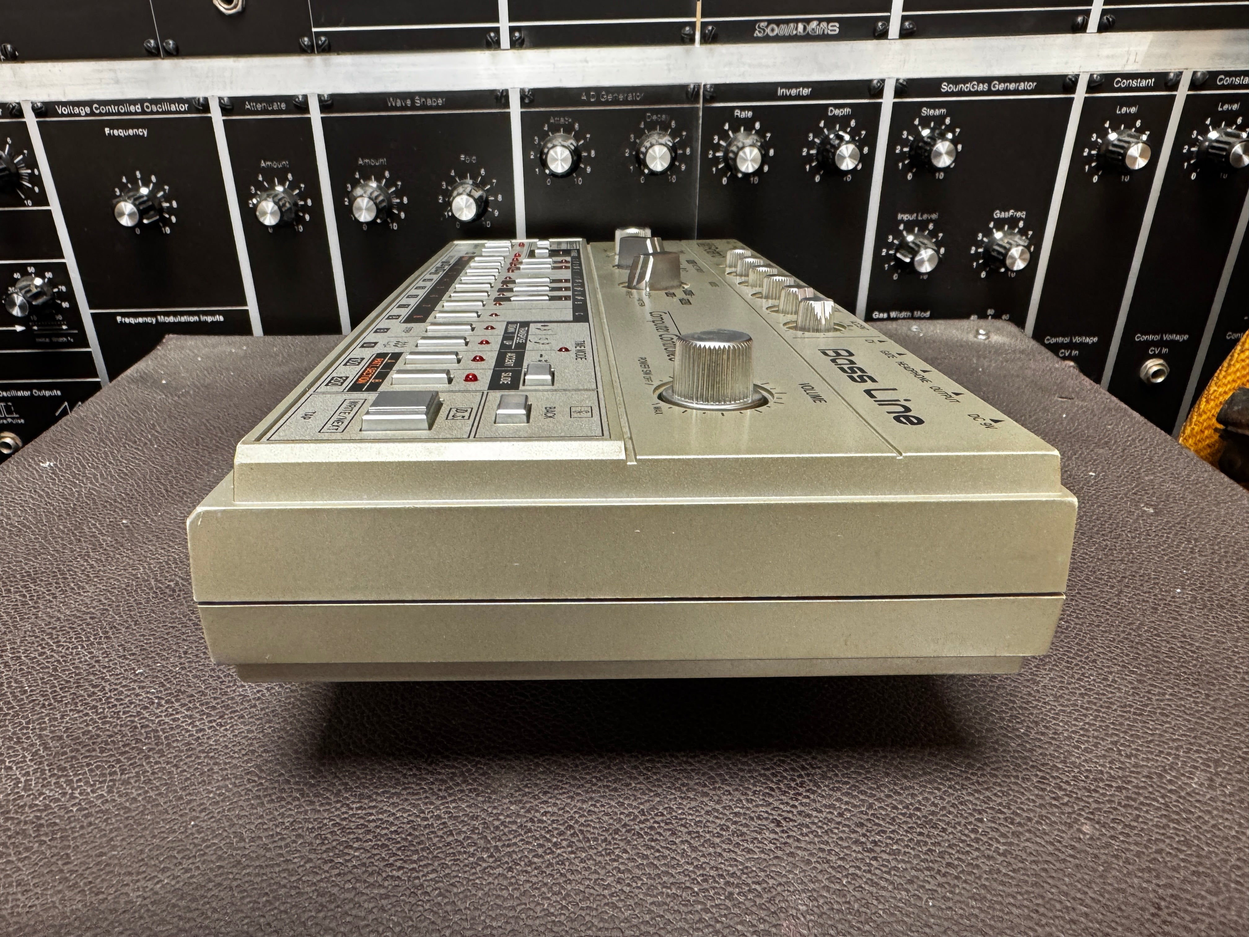 Roland TB-303 Bass Line (Hardfloor signed)