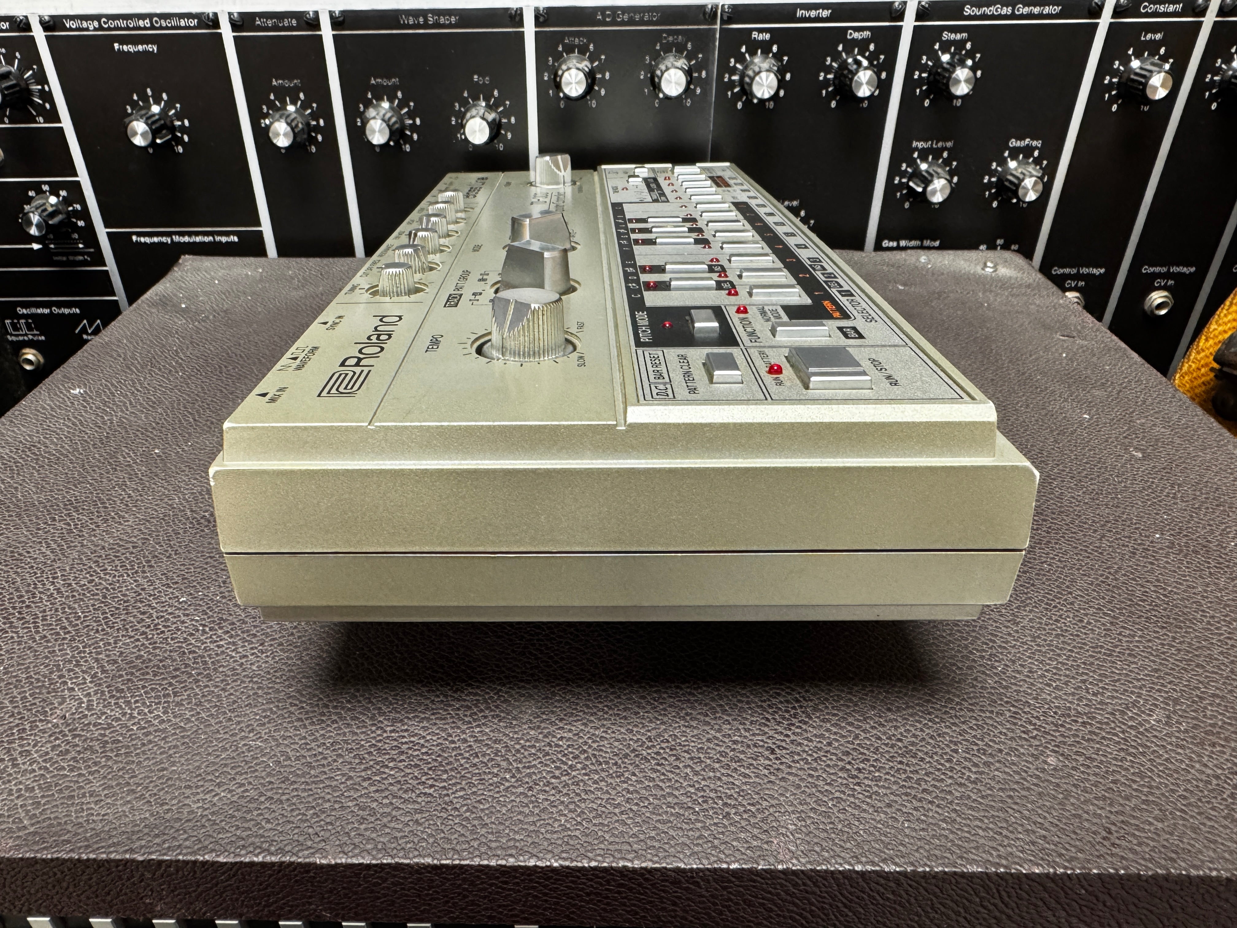 Roland TB-303 Bass Line (Hardfloor signed)