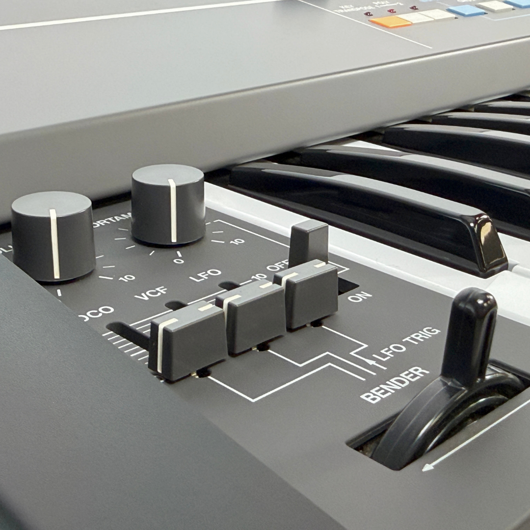 Roland Juno-106 554310 8