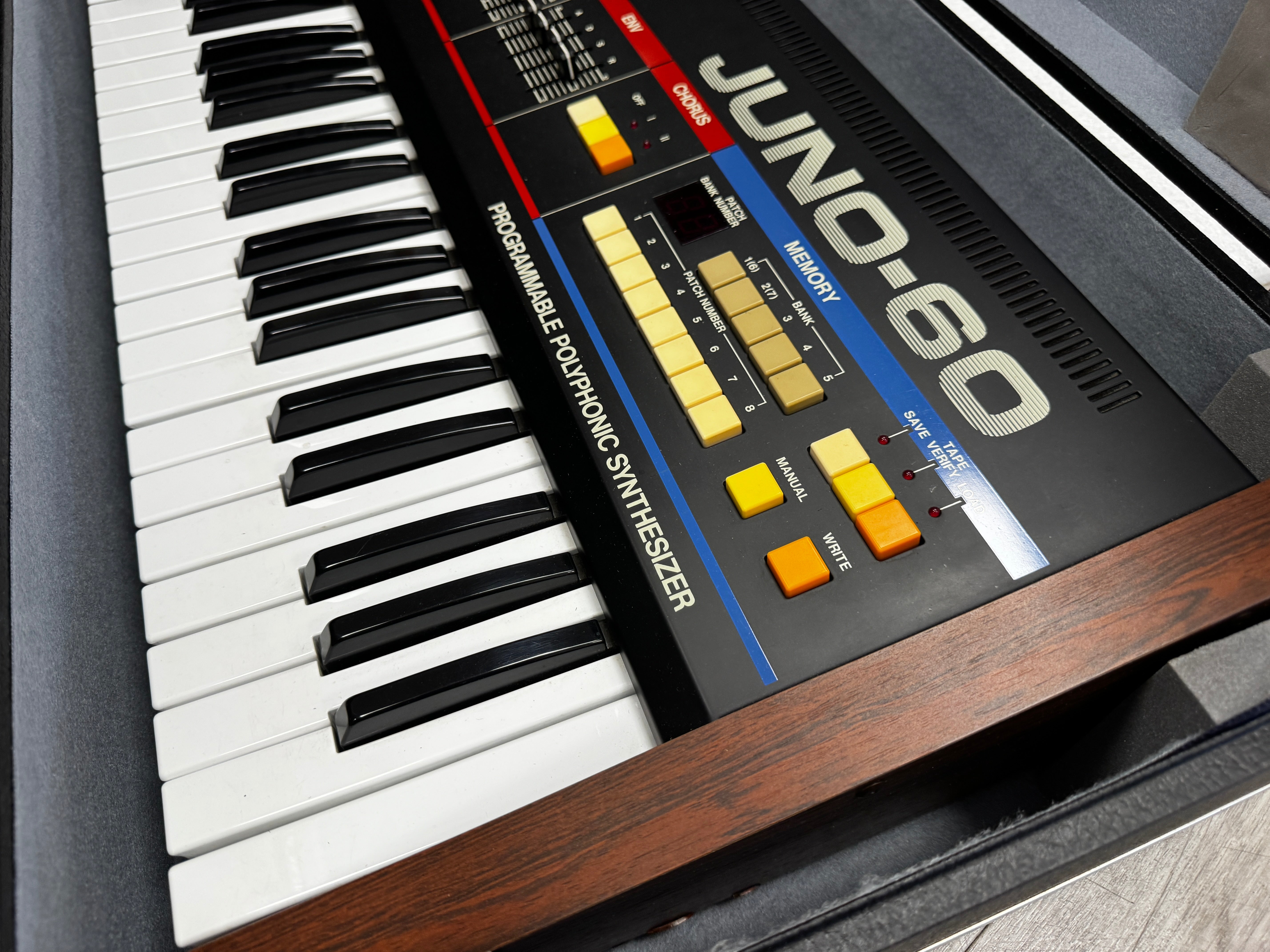Roland Juno-60 Factory Fresh/cased - SN 289026