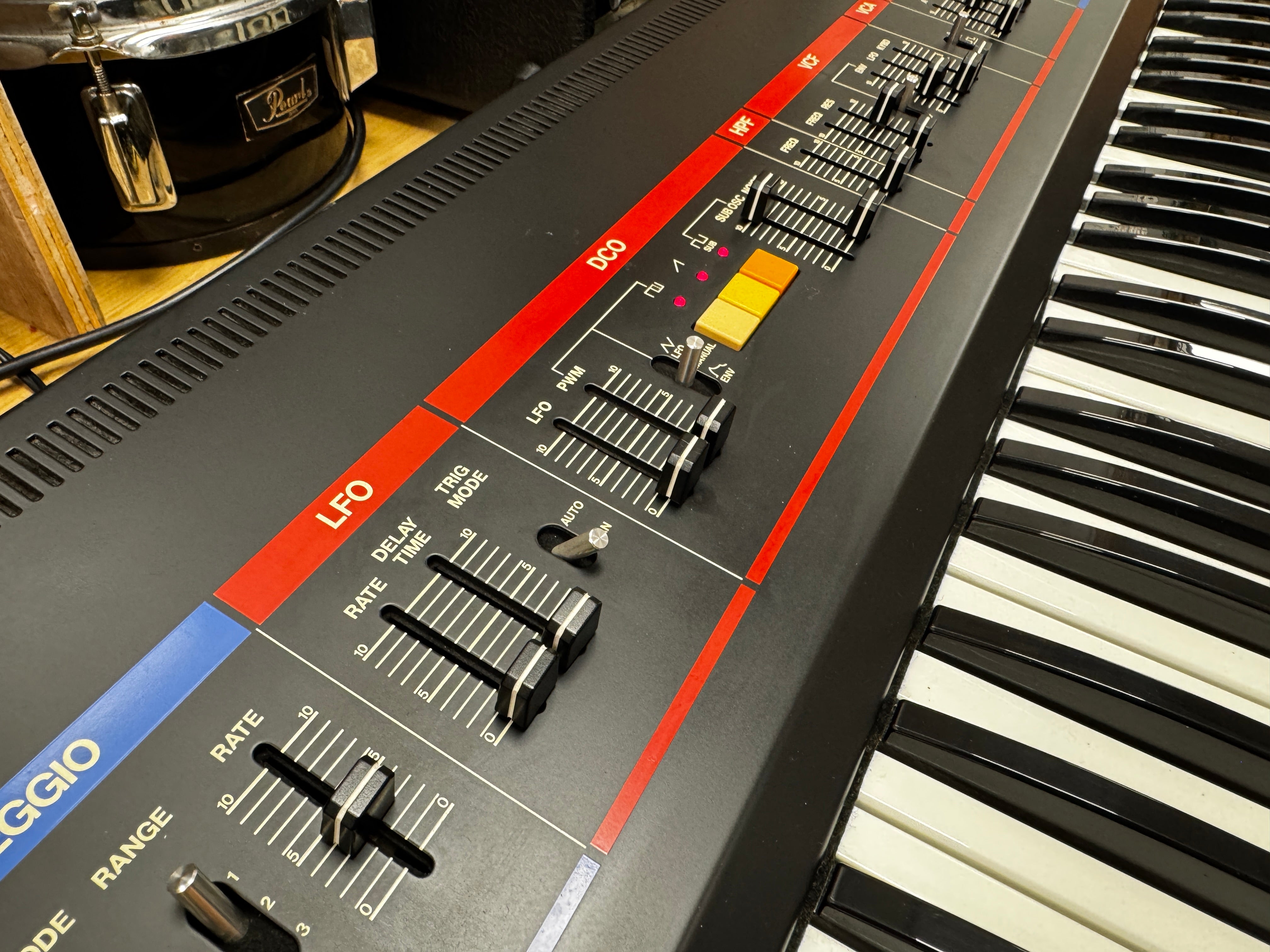 Roland Juno-6 near mint - SN 140191