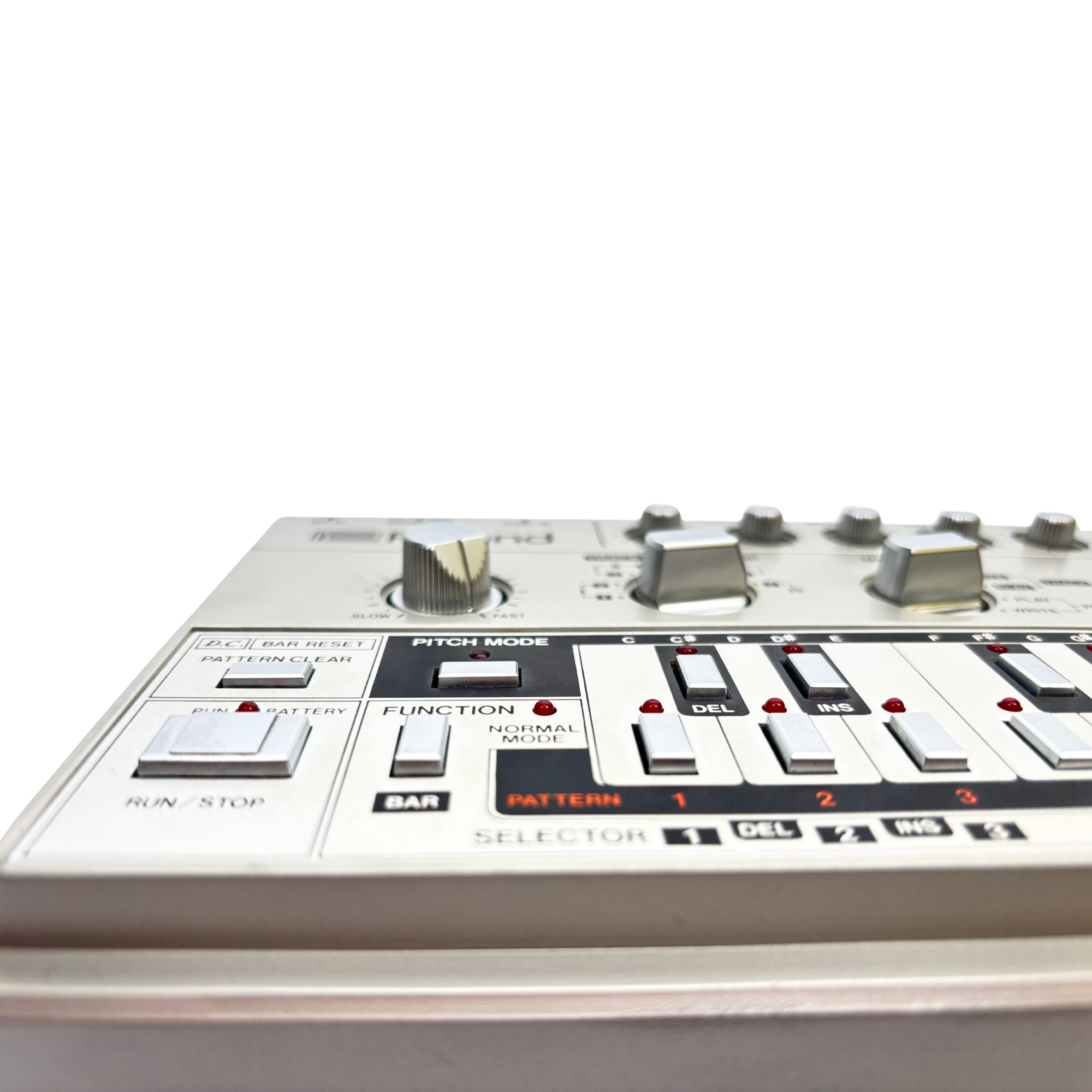 Roland TB-303 Bass Line - SN 110100 close function