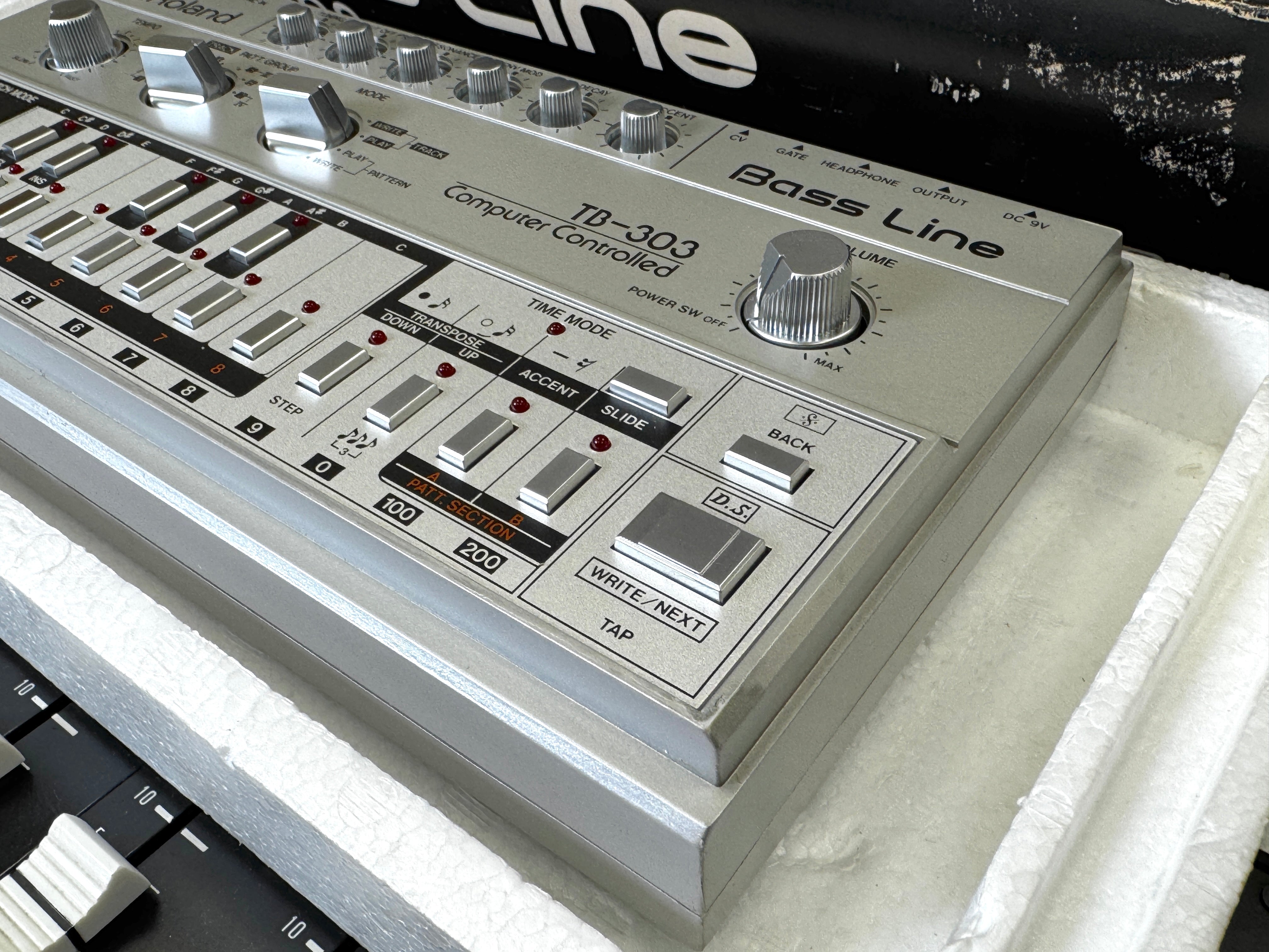 Roland TB-303 Bass Line Corner