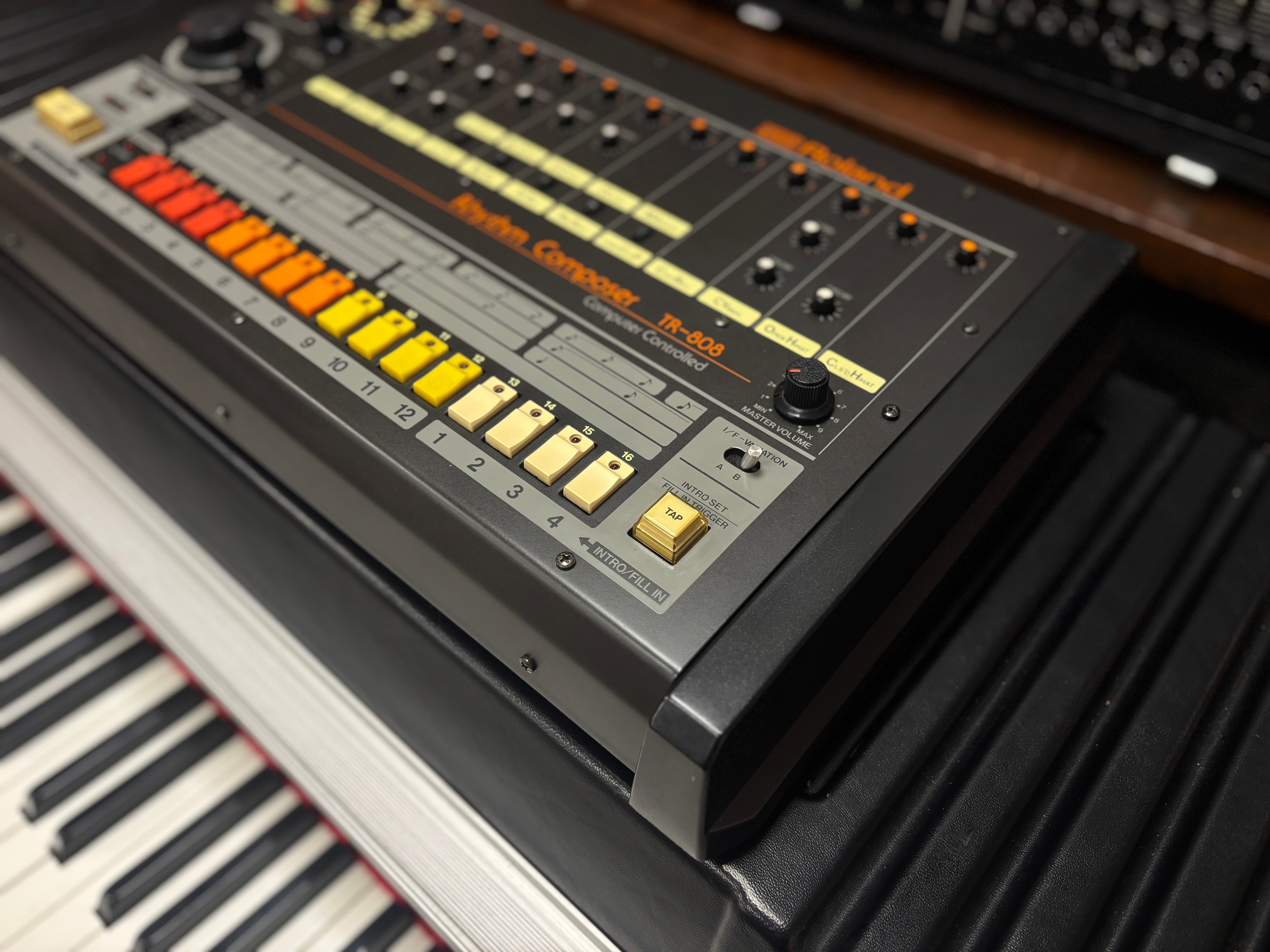 Roland TR-808 Rhythm Composer - near mint SN 311244