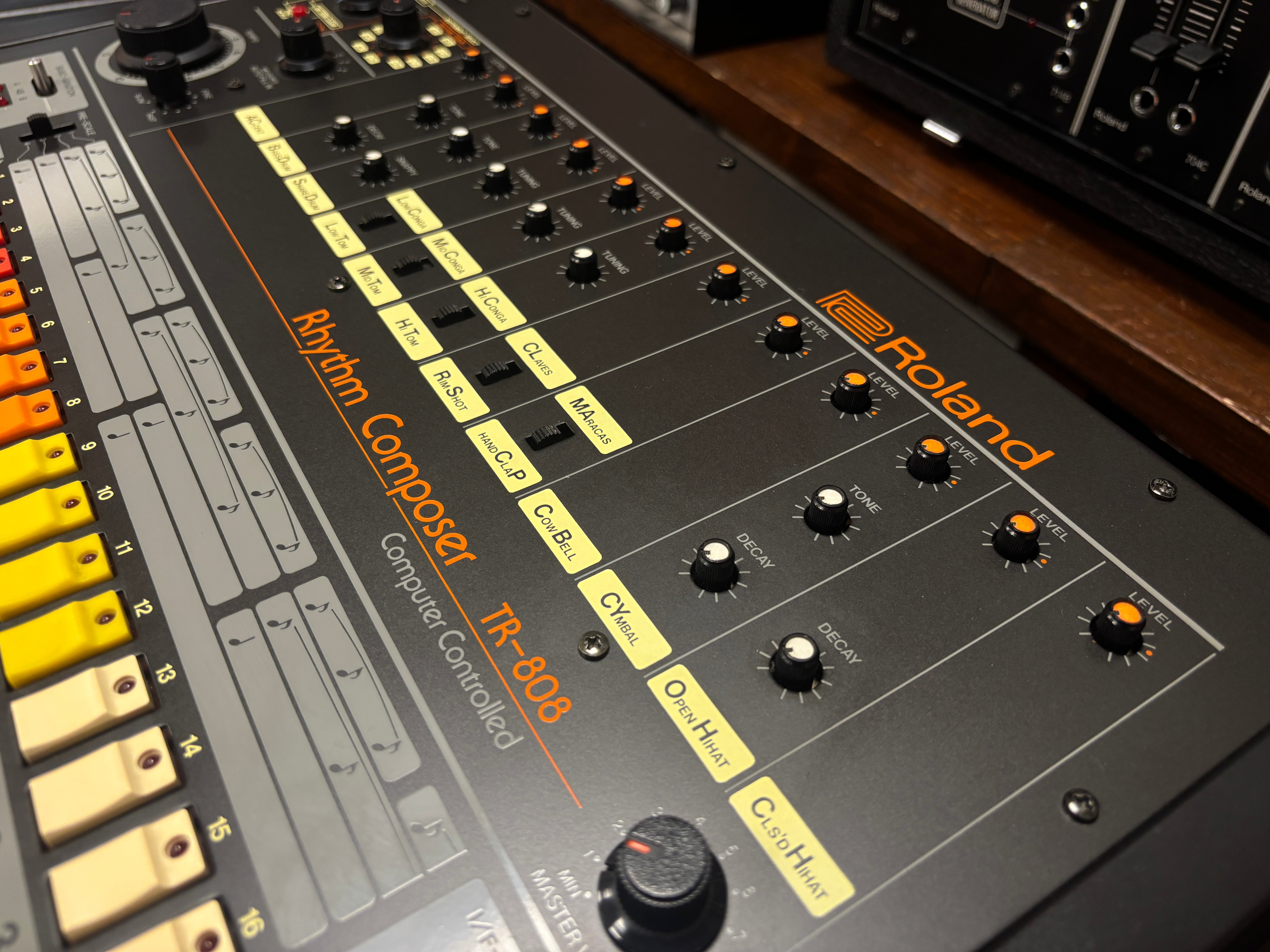 Roland TR-808 Rhythm Composer - near mint SN 311244