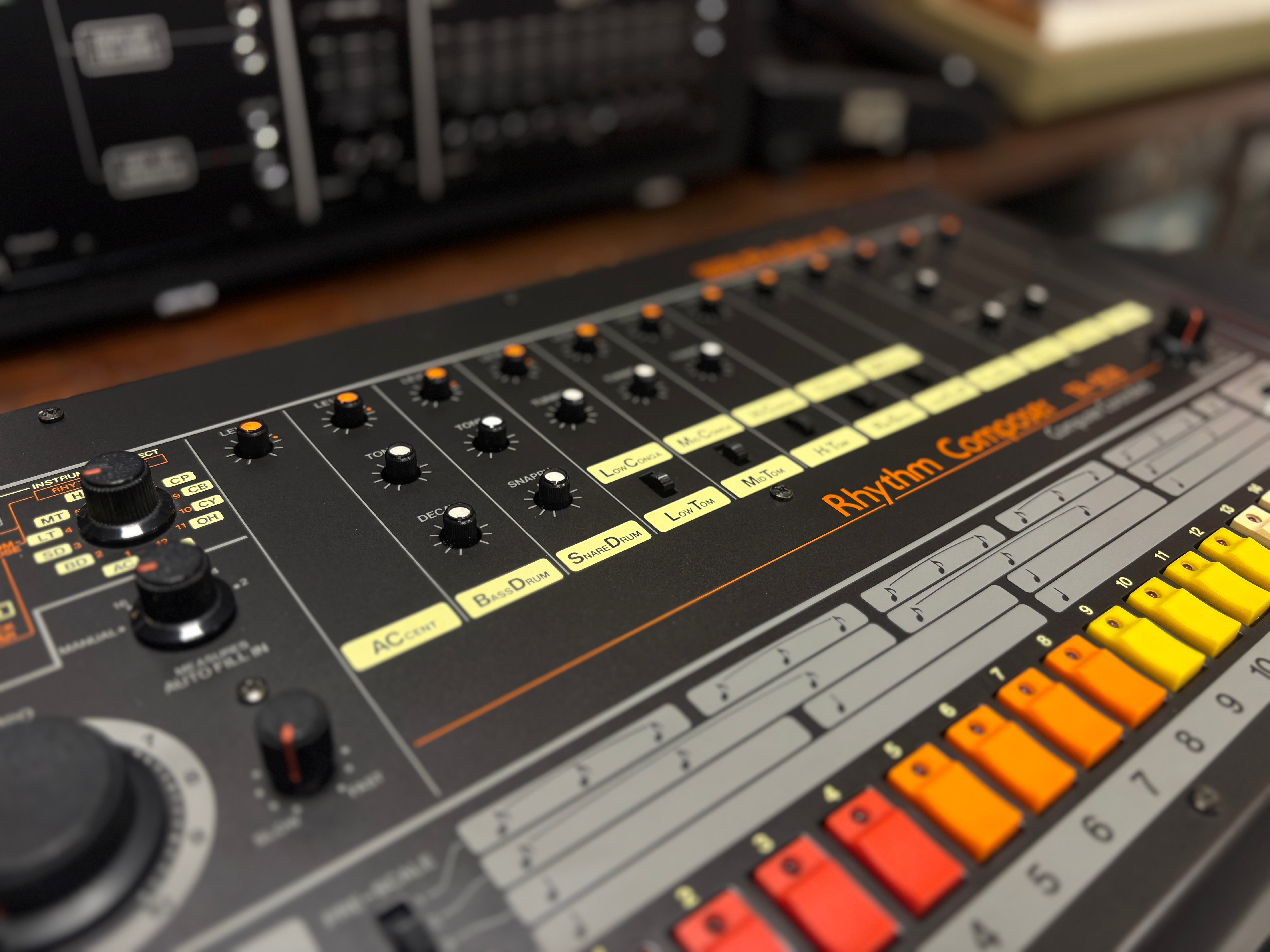 Roland TR-808 Rhythm Composer - near mint SN 311244