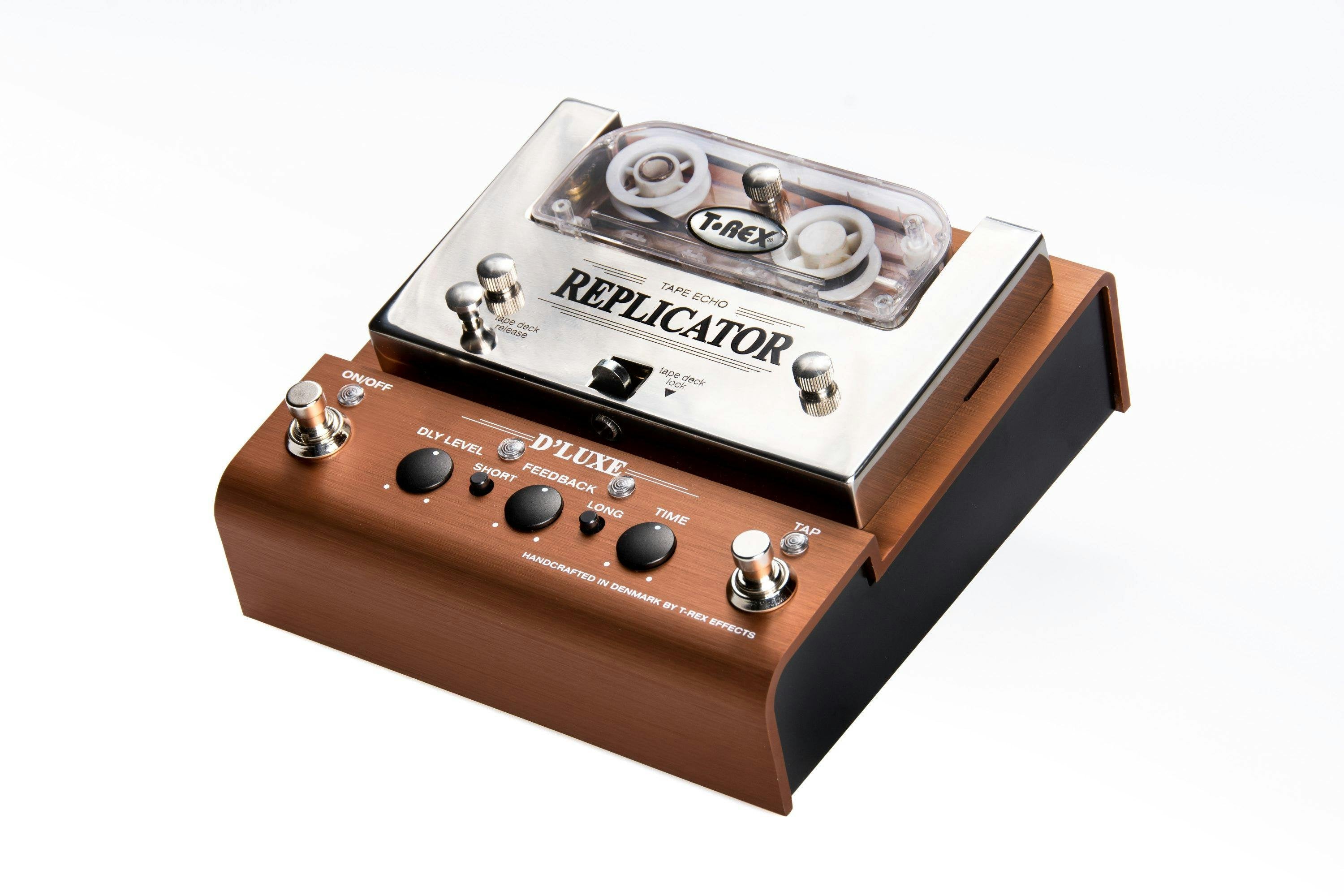 Guitar effects pedal with 'Replicator' 