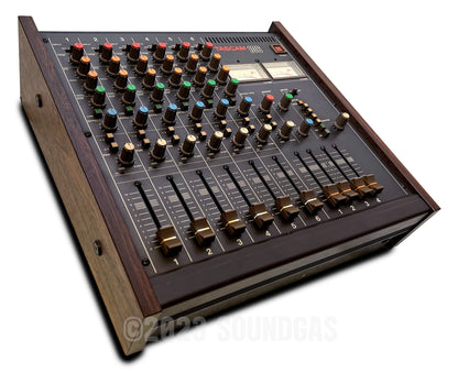 Tascam M-106 Mixer