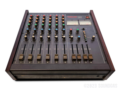 Tascam M-106 Mixer