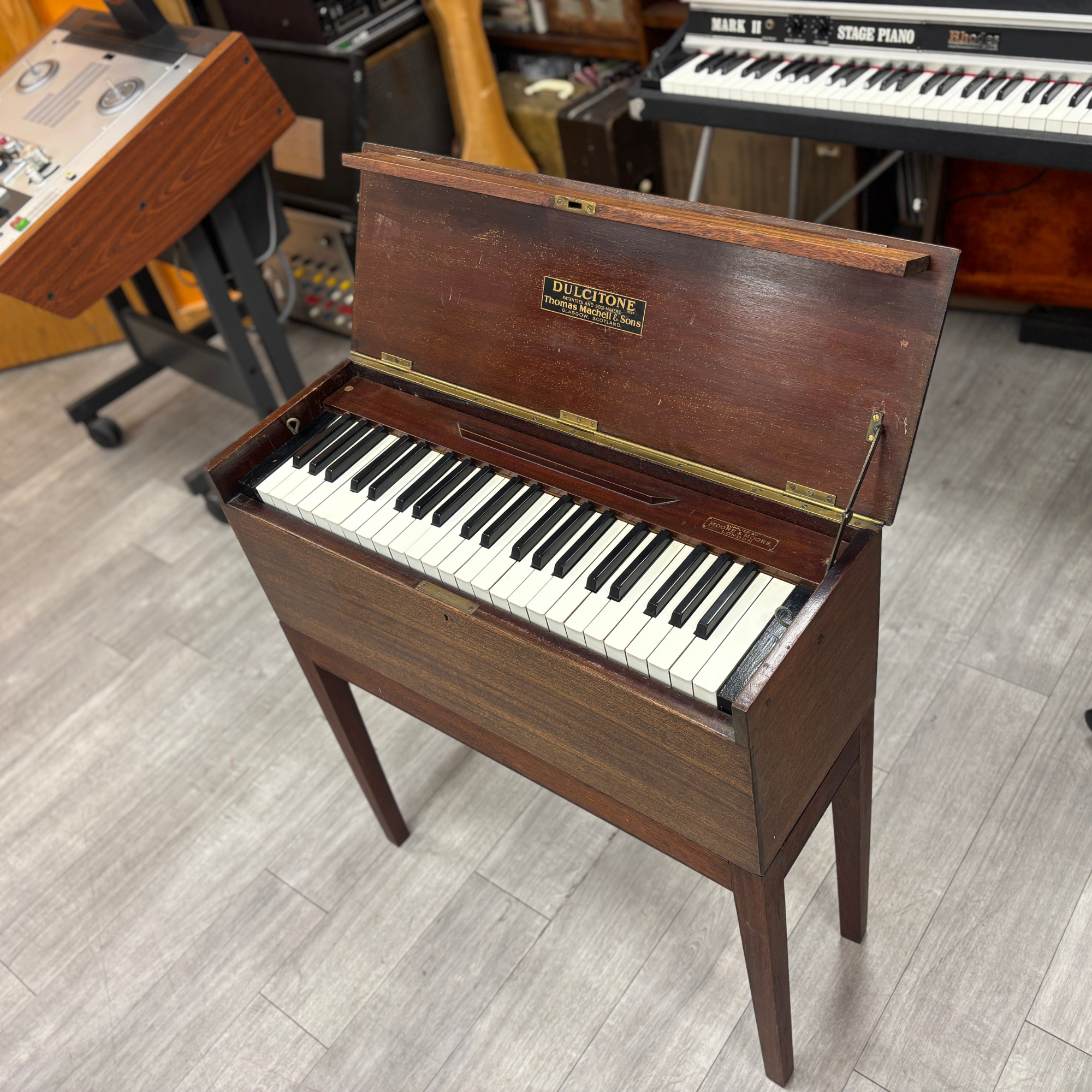 Thomas Machell Dulcitone right