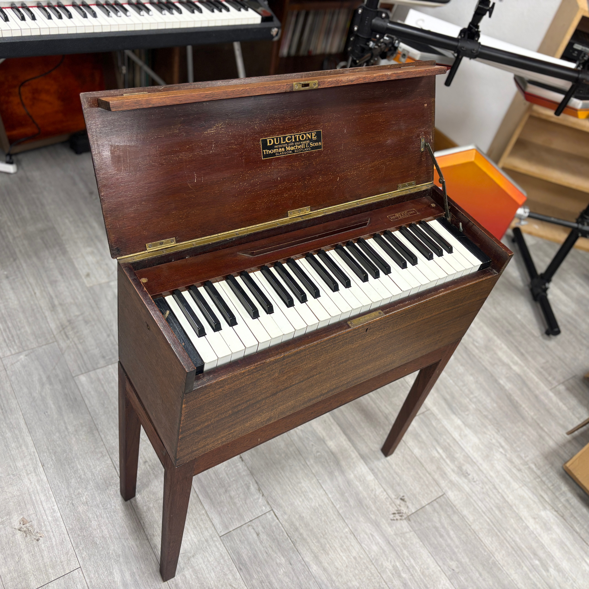 Thomas Machell Dulcitone left main