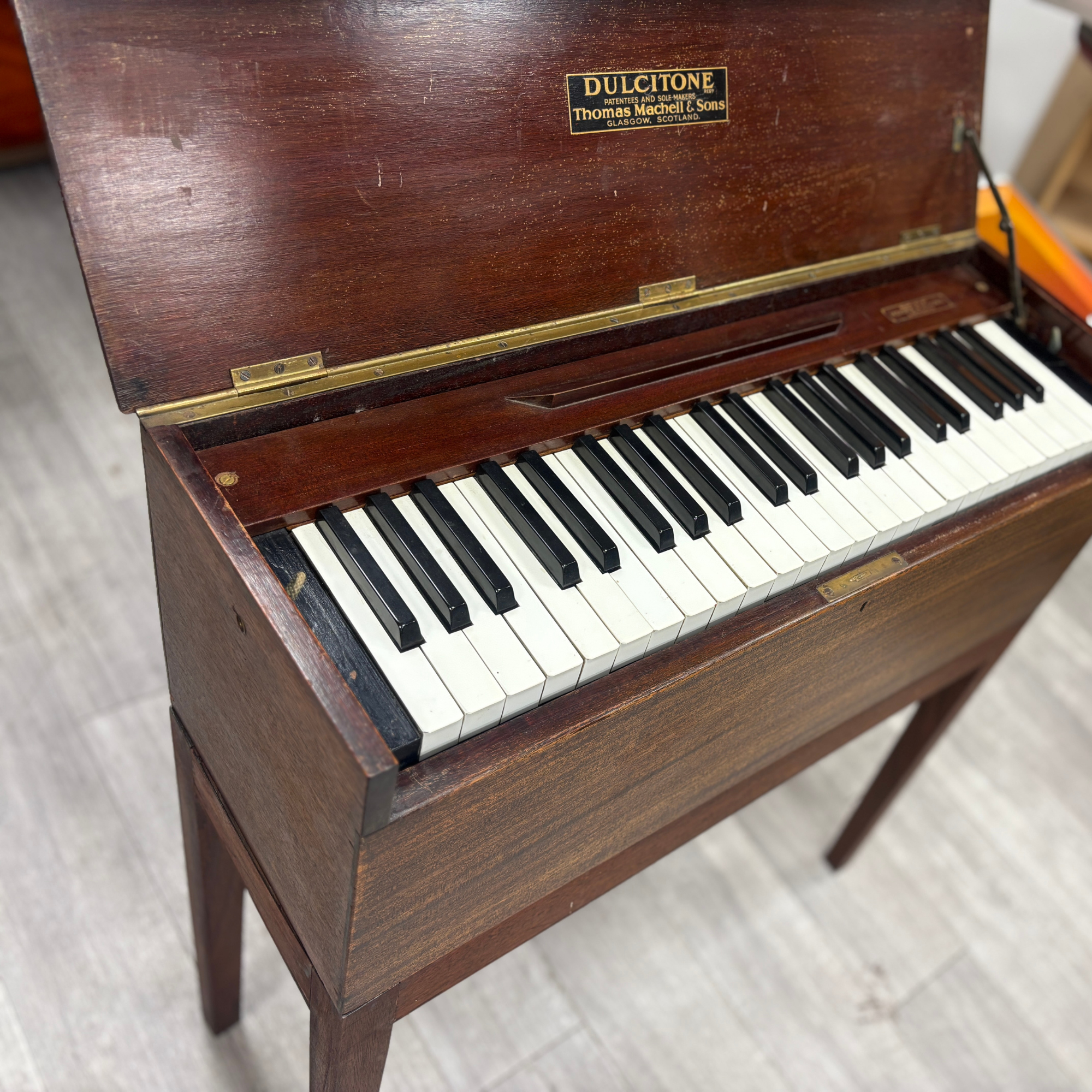 Thomas Machell Dulcitone left side