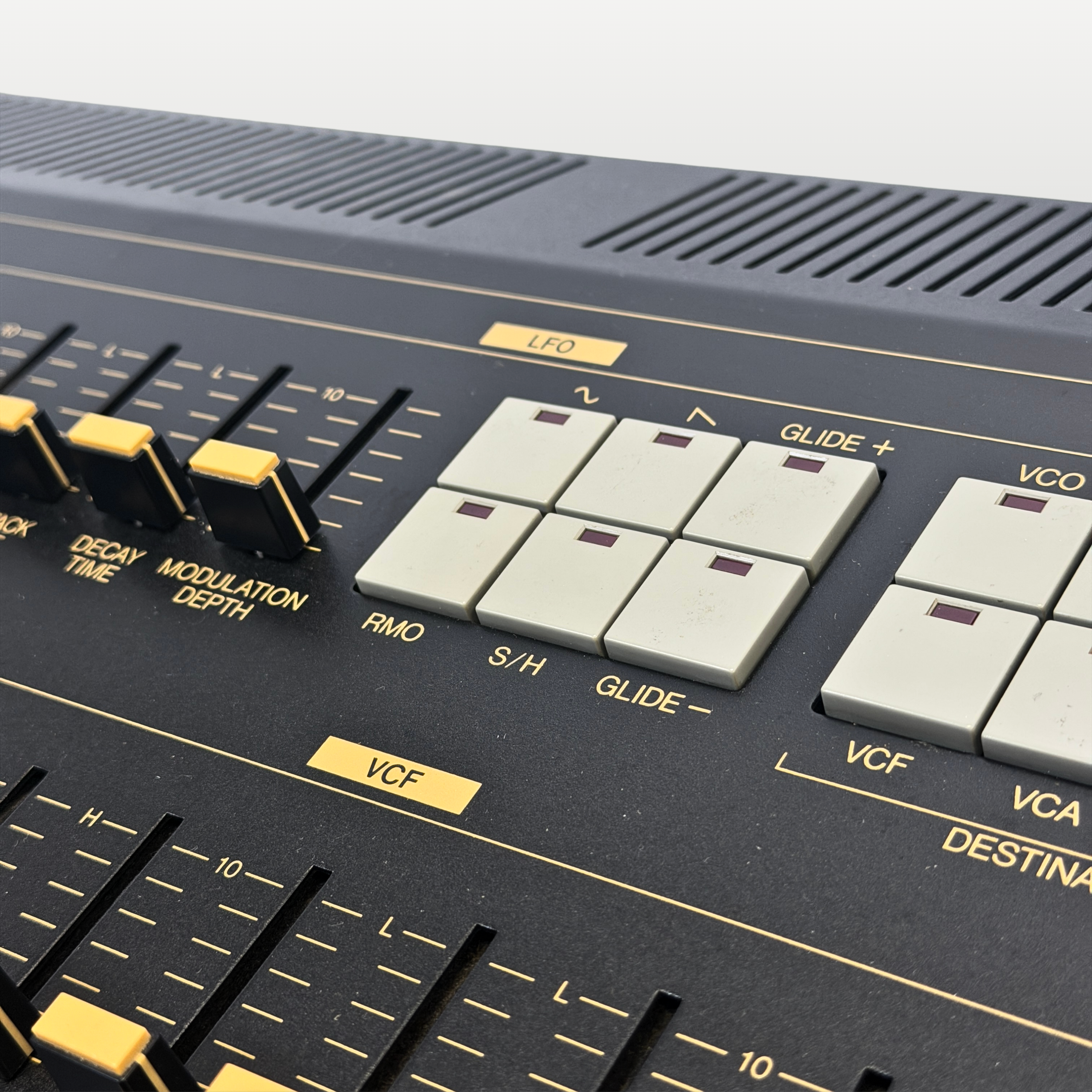 Yamaha CS70M 1402 9