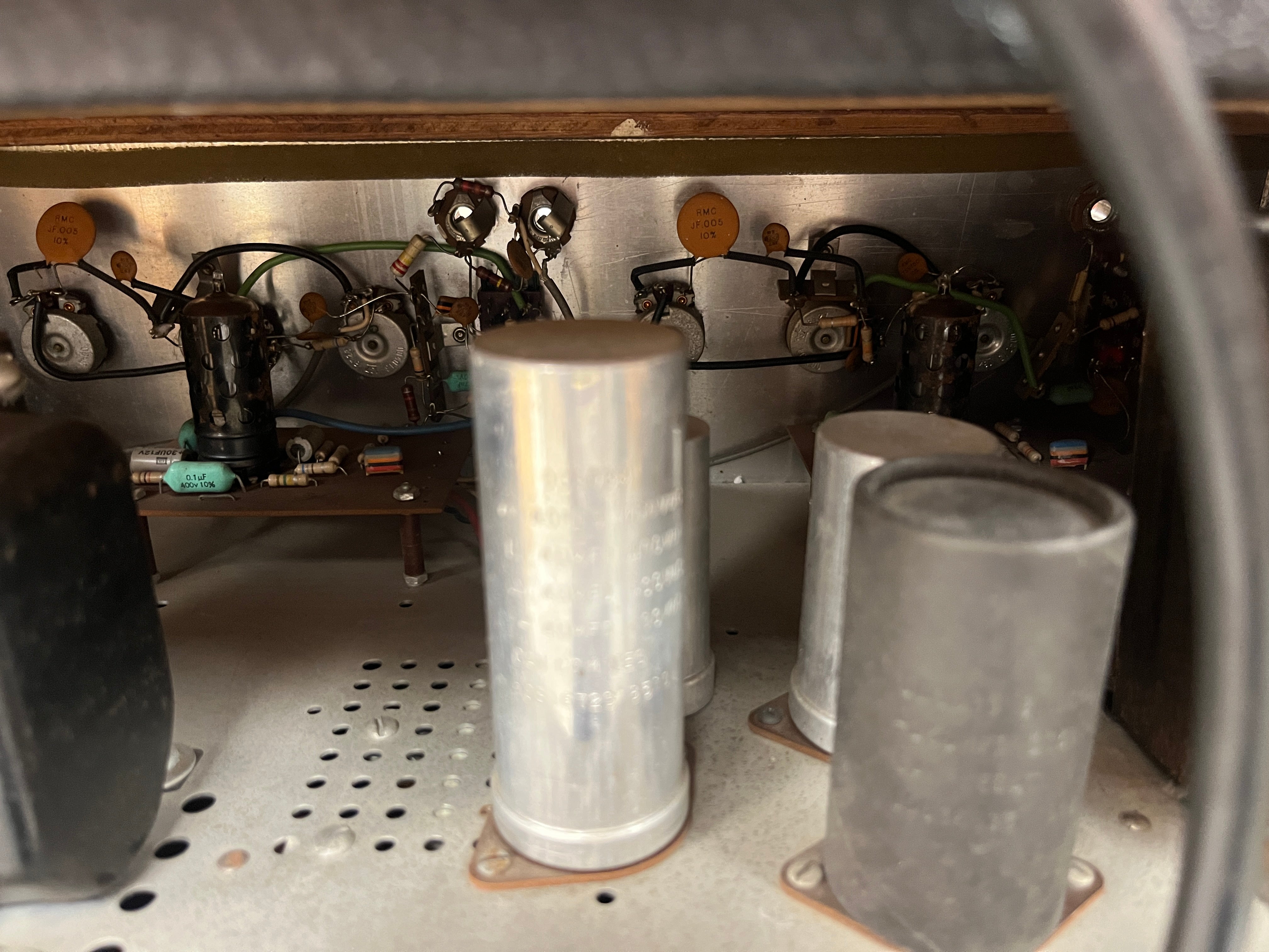 Guild Thunderbass internals 2 (6801)