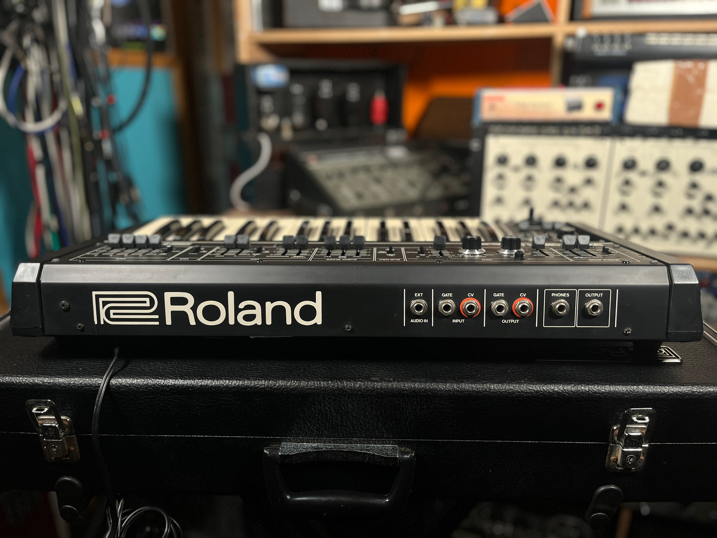 Roland SH-09 Cased