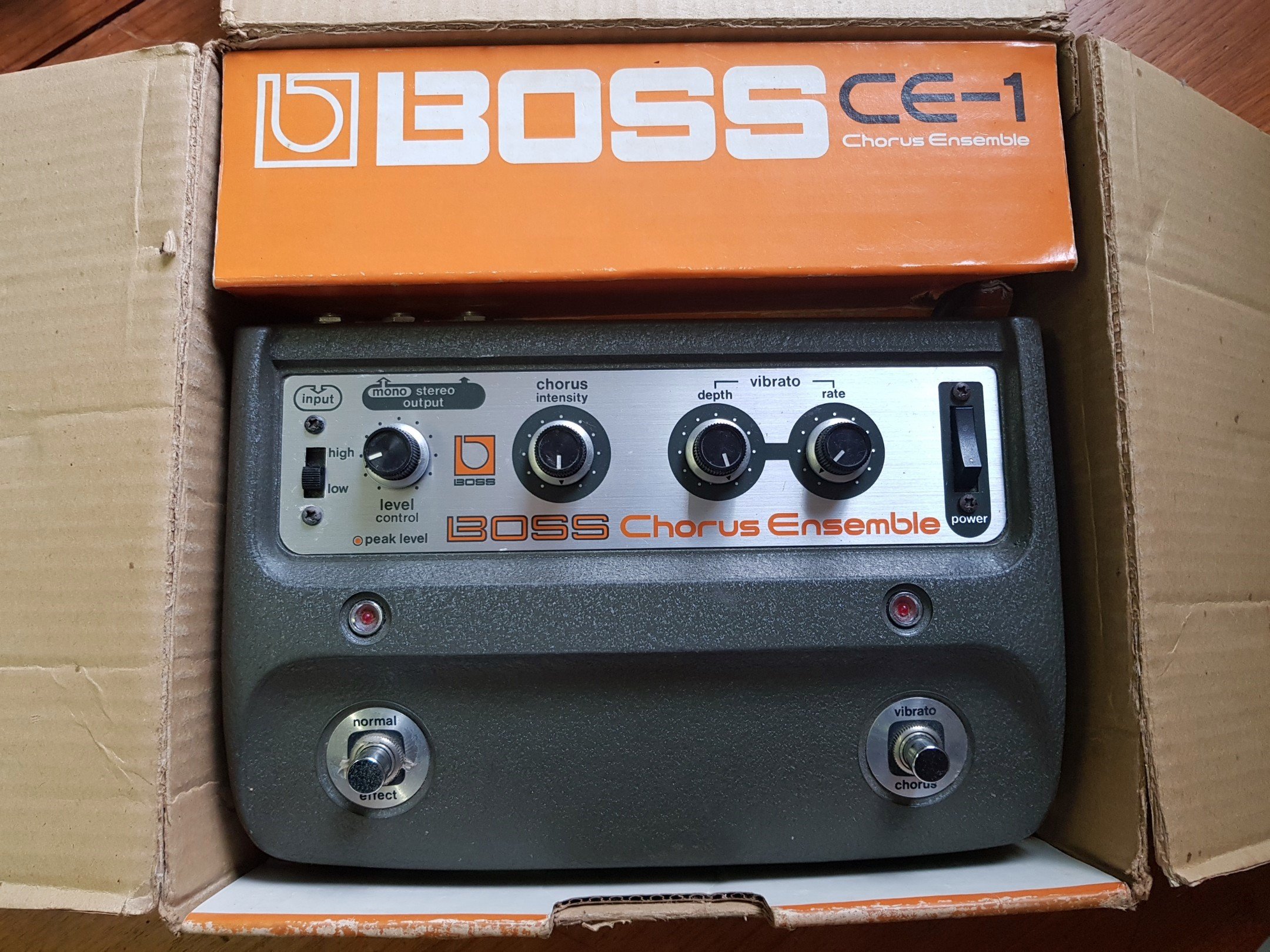 Boss CE-1 Chorus Ensemble *Mint* + Box