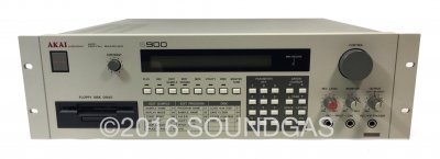 Akai S-900 MIDI Digital Sampler