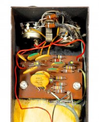 Maestro Fuzz Tone FZ-1B (Internal 1)