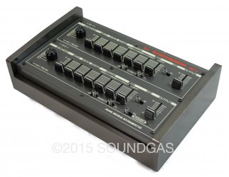 Pearl Syncussion SY-1 drum synth
