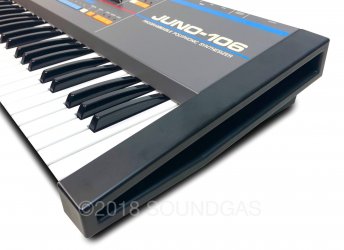 Roland Juno-106 - Near Mint + Hard Case